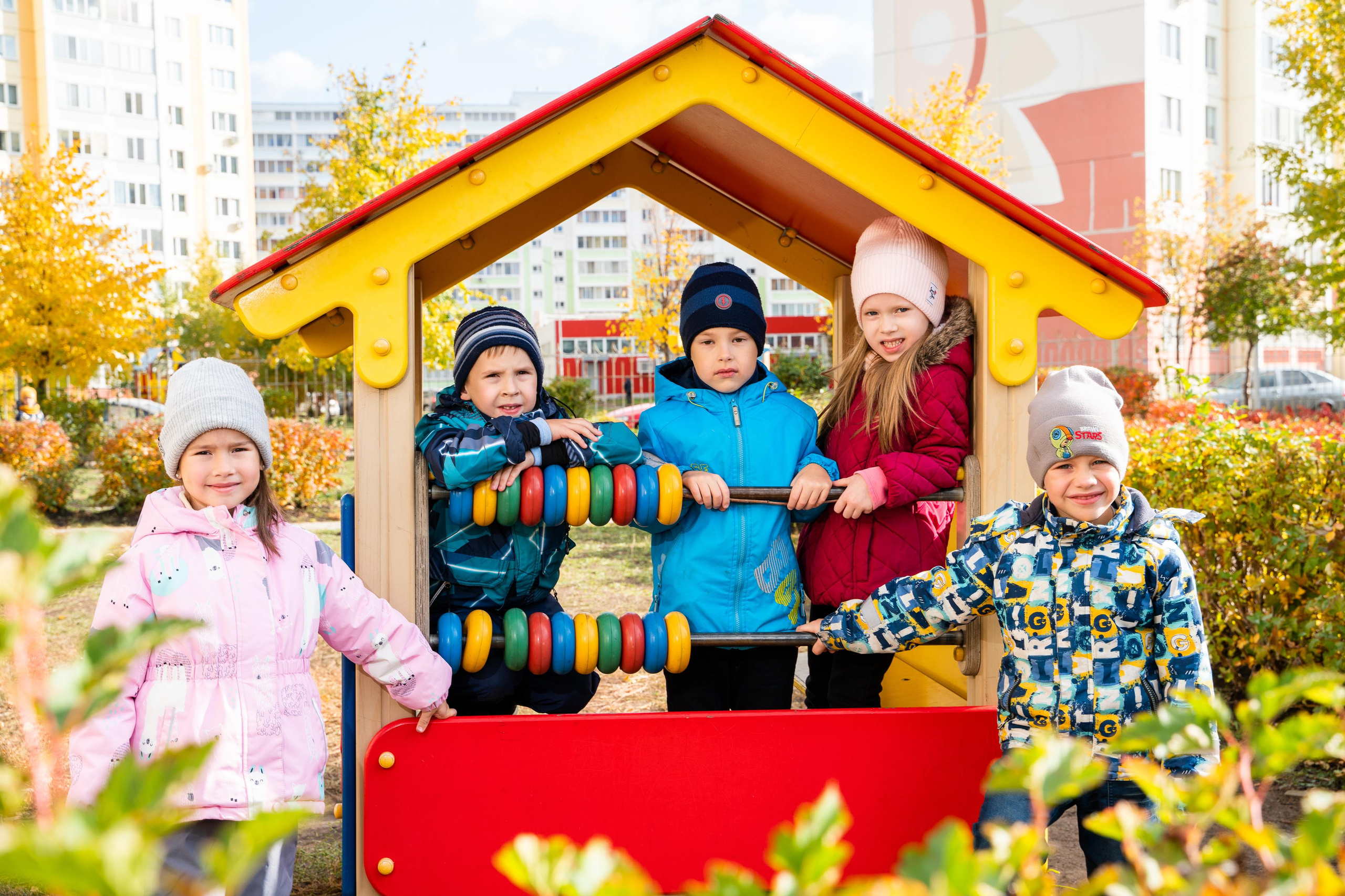 Фотографии выпускников детского сада. Выпускные альбомы Нижнекамск Набережные Челны Фотостудия Небо