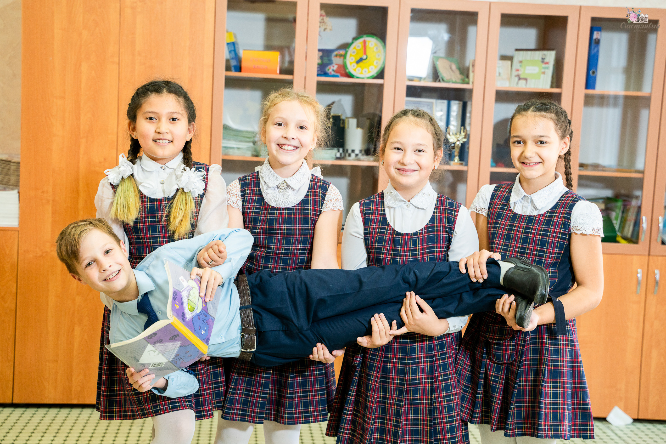 Выпускники портфолио. Выпускные альбомы Нижнекамск Набережные Челны Фотостудия Небо