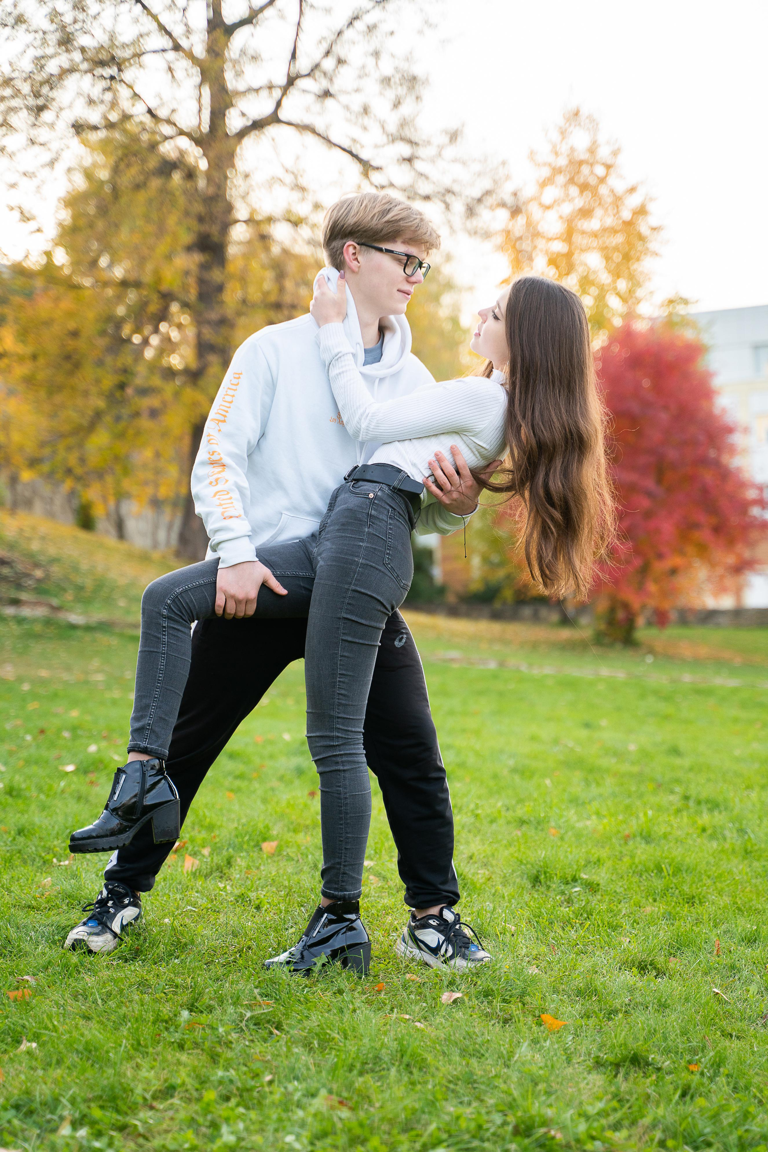 Выпускная фотосессия на природе. Выпускные альбомы Нижнекамск Набережные Челны Фотостудия Небо