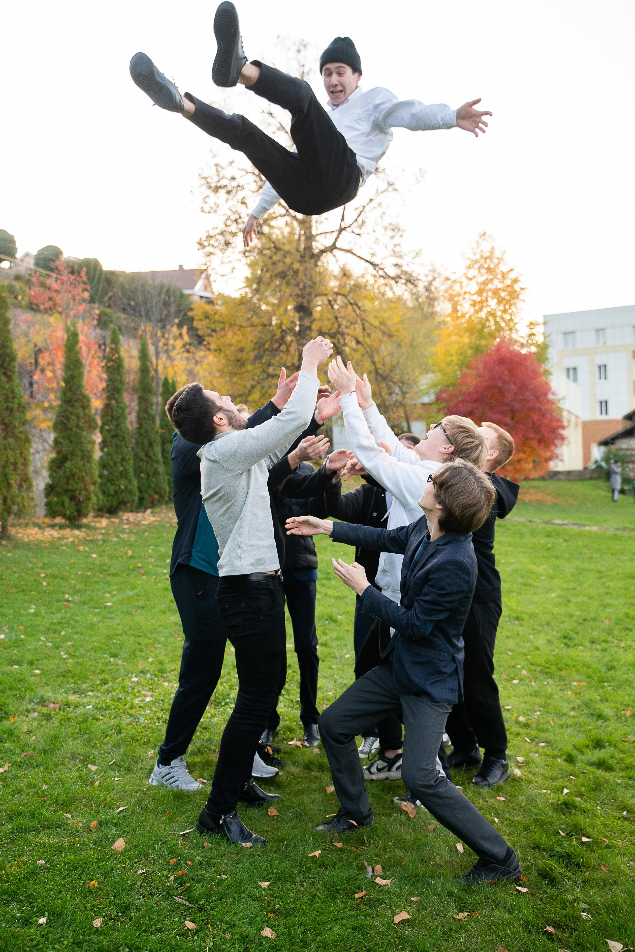 Выпускная фотосессия на природе. Выпускные альбомы Нижнекамск Набережные Челны Фотостудия Небо