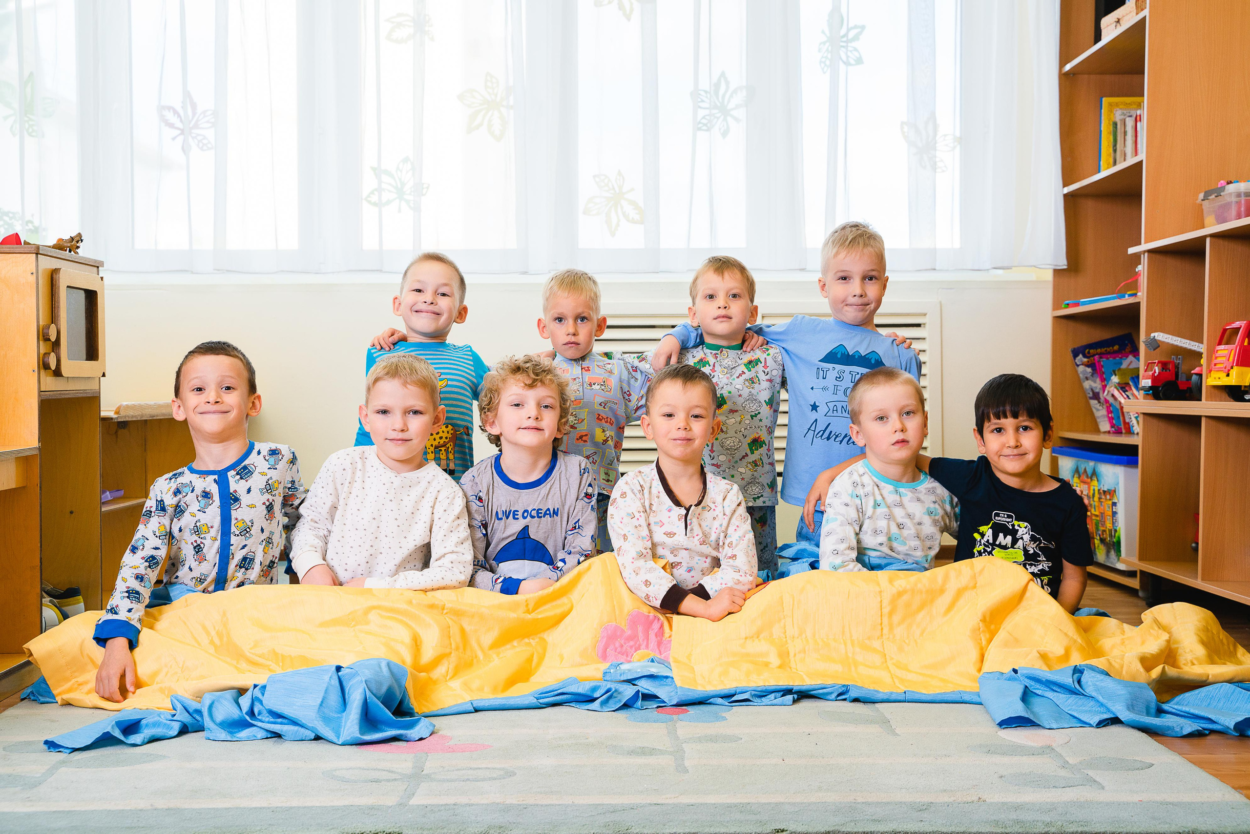 Фотографии выпускников детского сада. Выпускные альбомы Нижнекамск Набережные Челны Фотостудия Небо