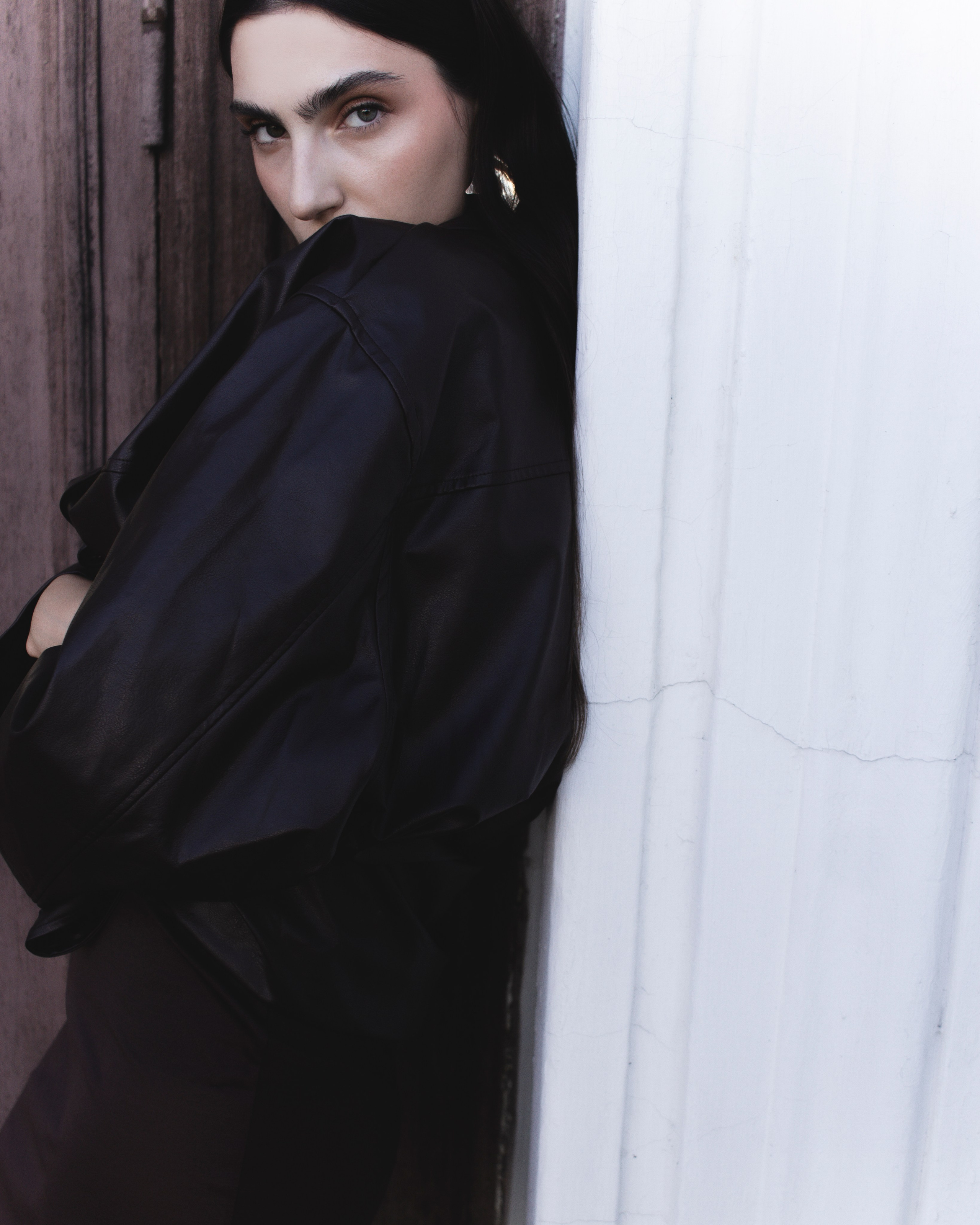 Girs. Male photographer