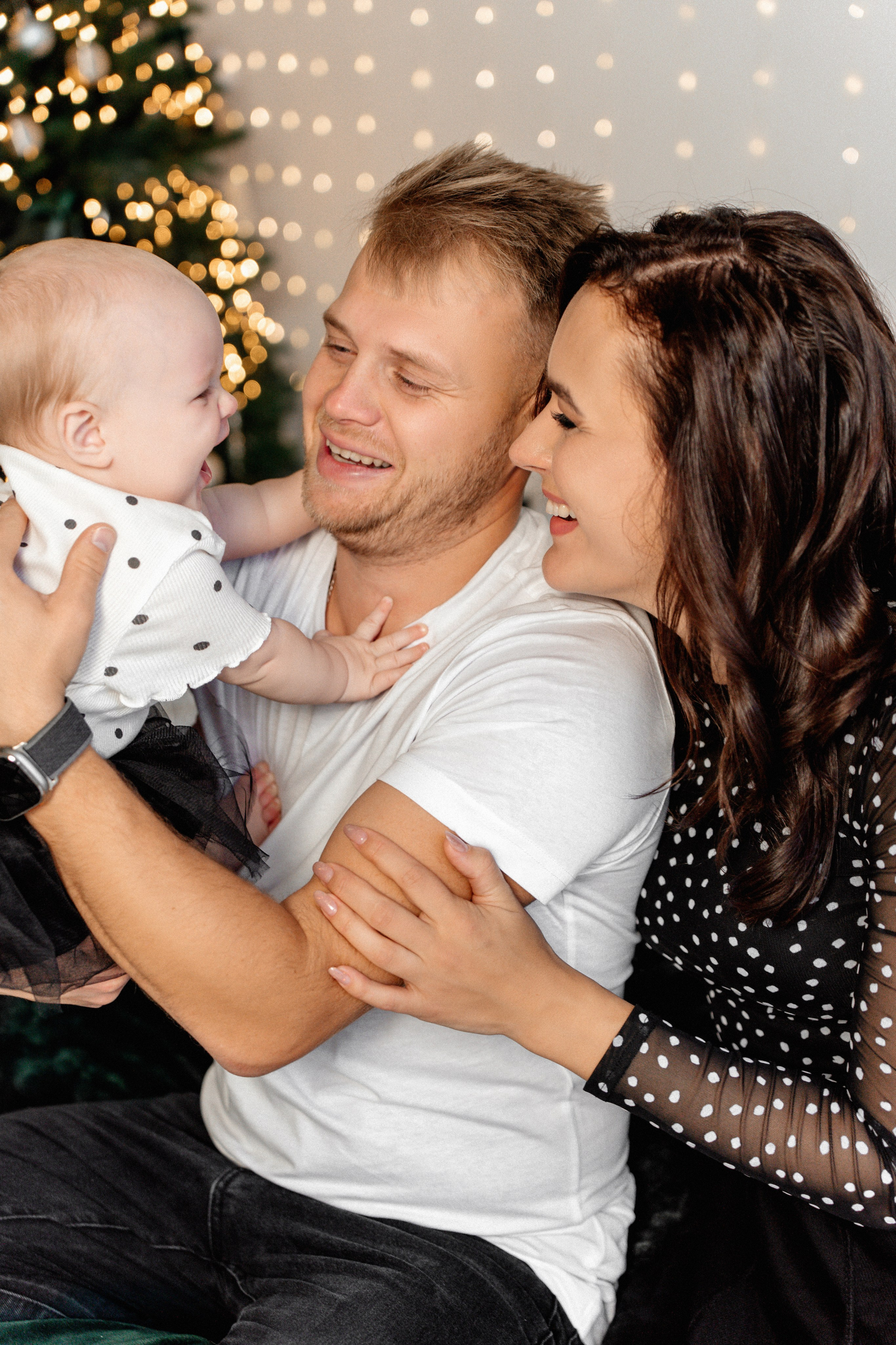 Новогоднее волшебство большой дружной семьи. Ваш семейный фотограф в Минске — Вика Трегубова
