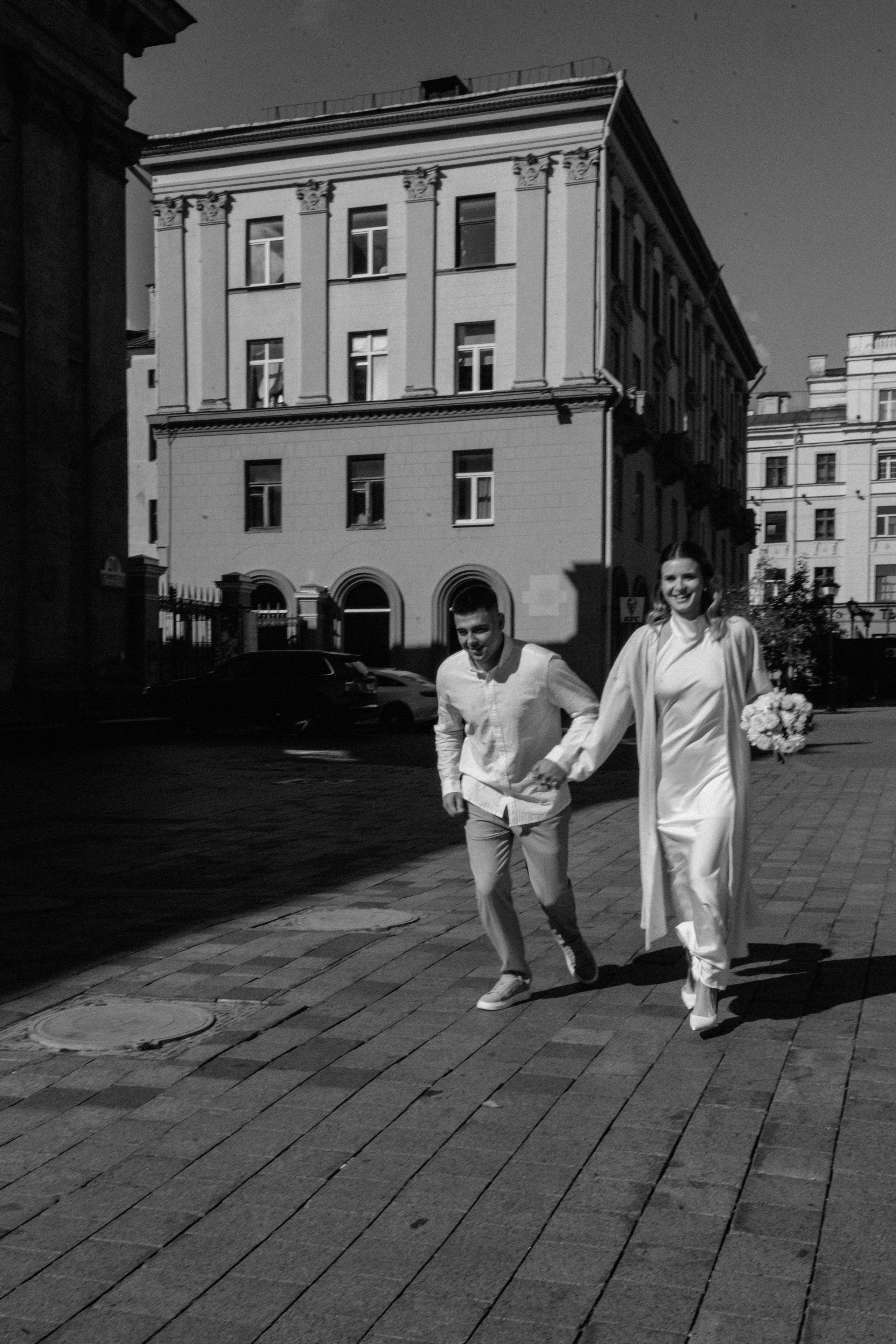 Любовь в одном знаменитом подъезде Минска. Ваш семейный фотограф в Минске — Вика Трегубова