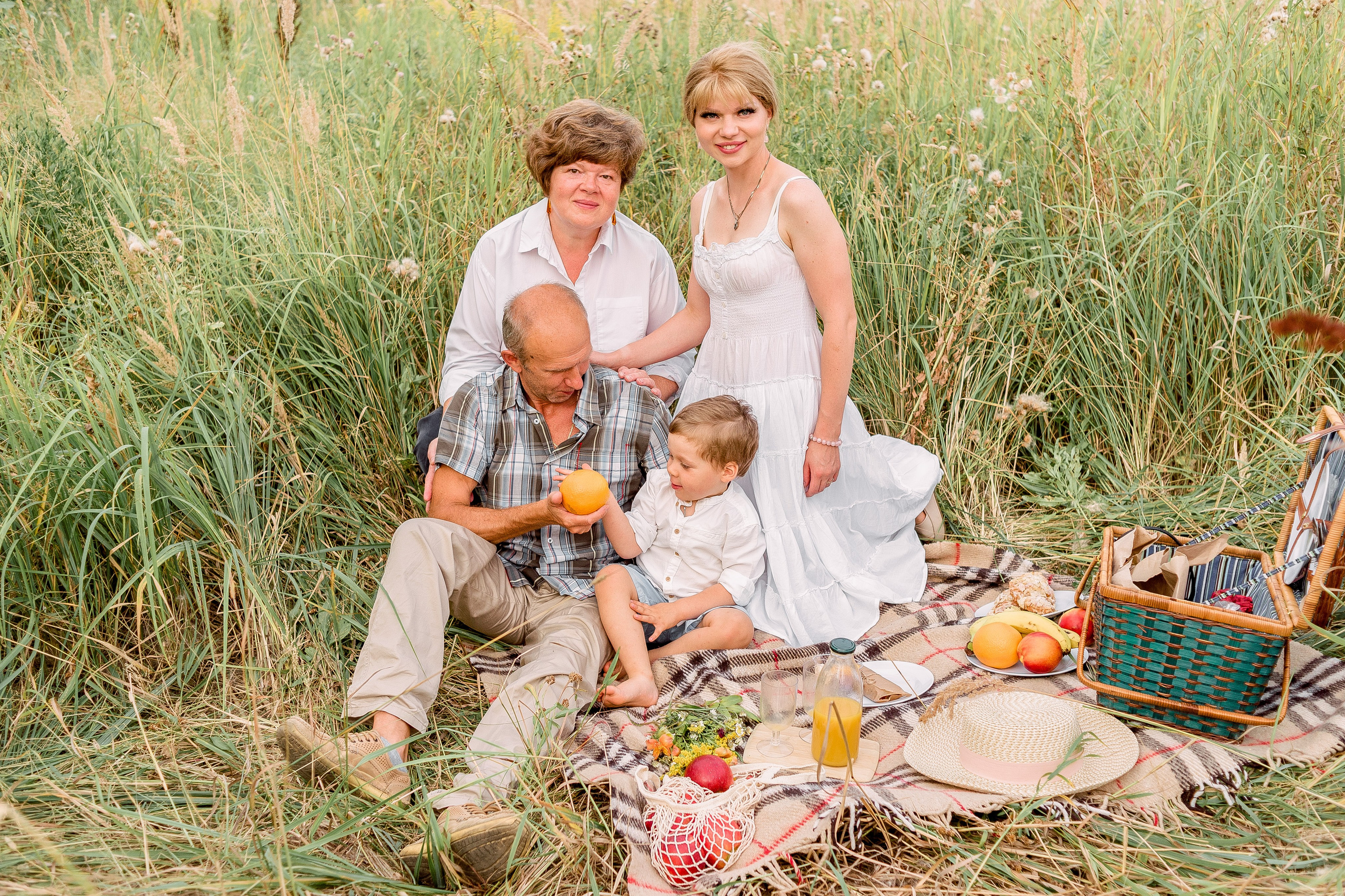 В поле. Фотограф Юлия Попова