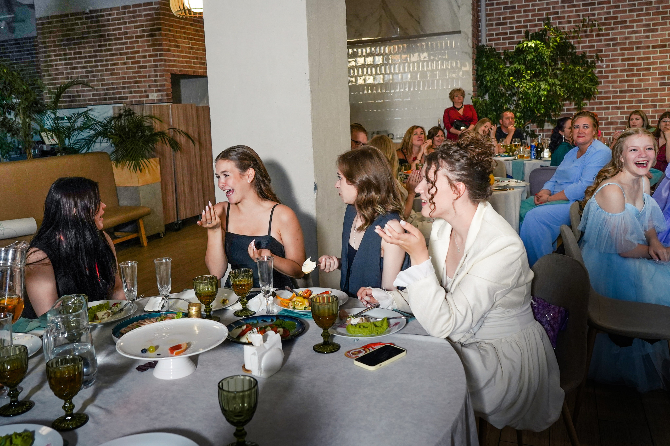 Выпускной вечер, гимназия № 40, 9 класс. Семейный и портретный фотограф в Екатеринбурге Анна Лобанова