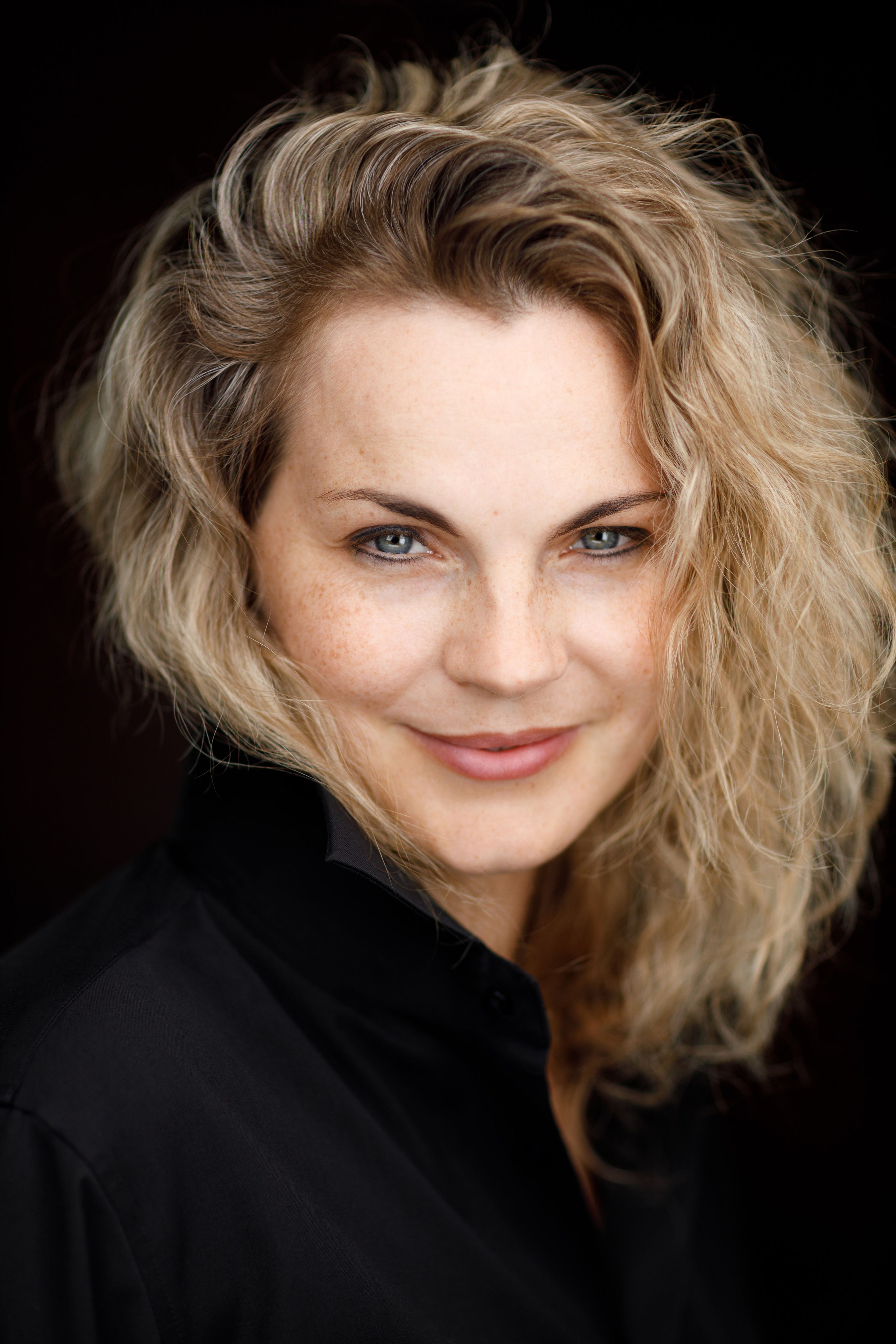 A portrait session for a family. Headshot & portrait photographer Alexei Shendrick