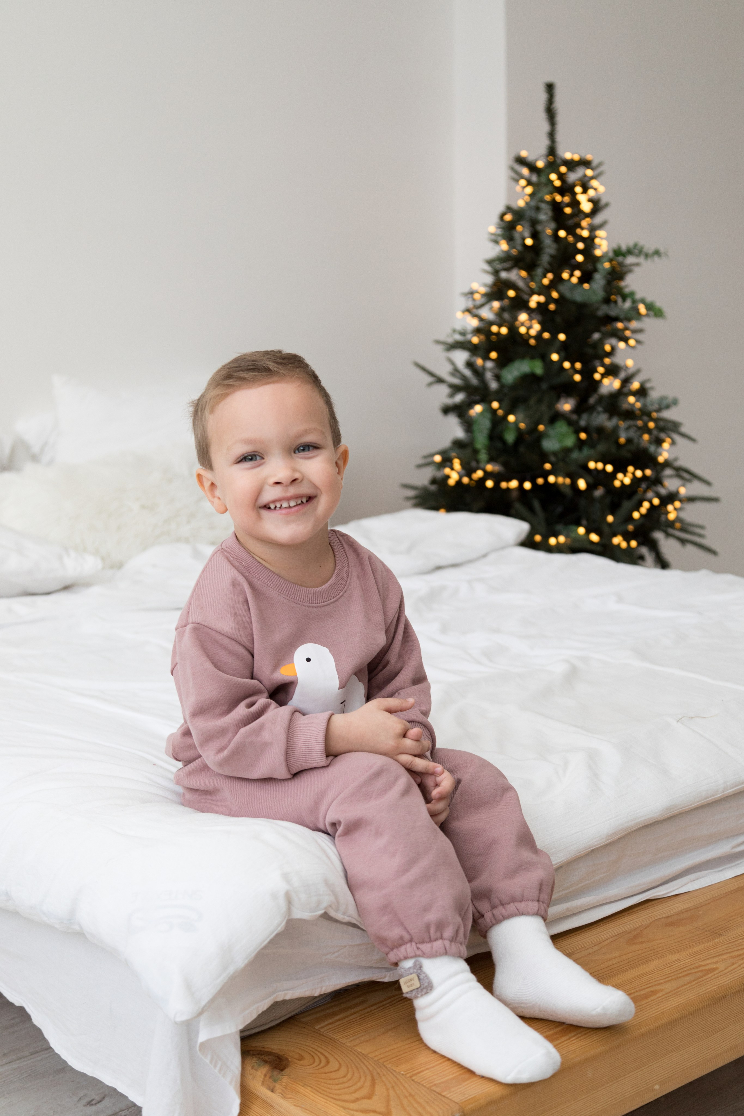 Фотосессия детской одежды для маркетплейсов Wildberries, Ozon. Детский и контент фотограф Надя Волкова Санкт-Петербург