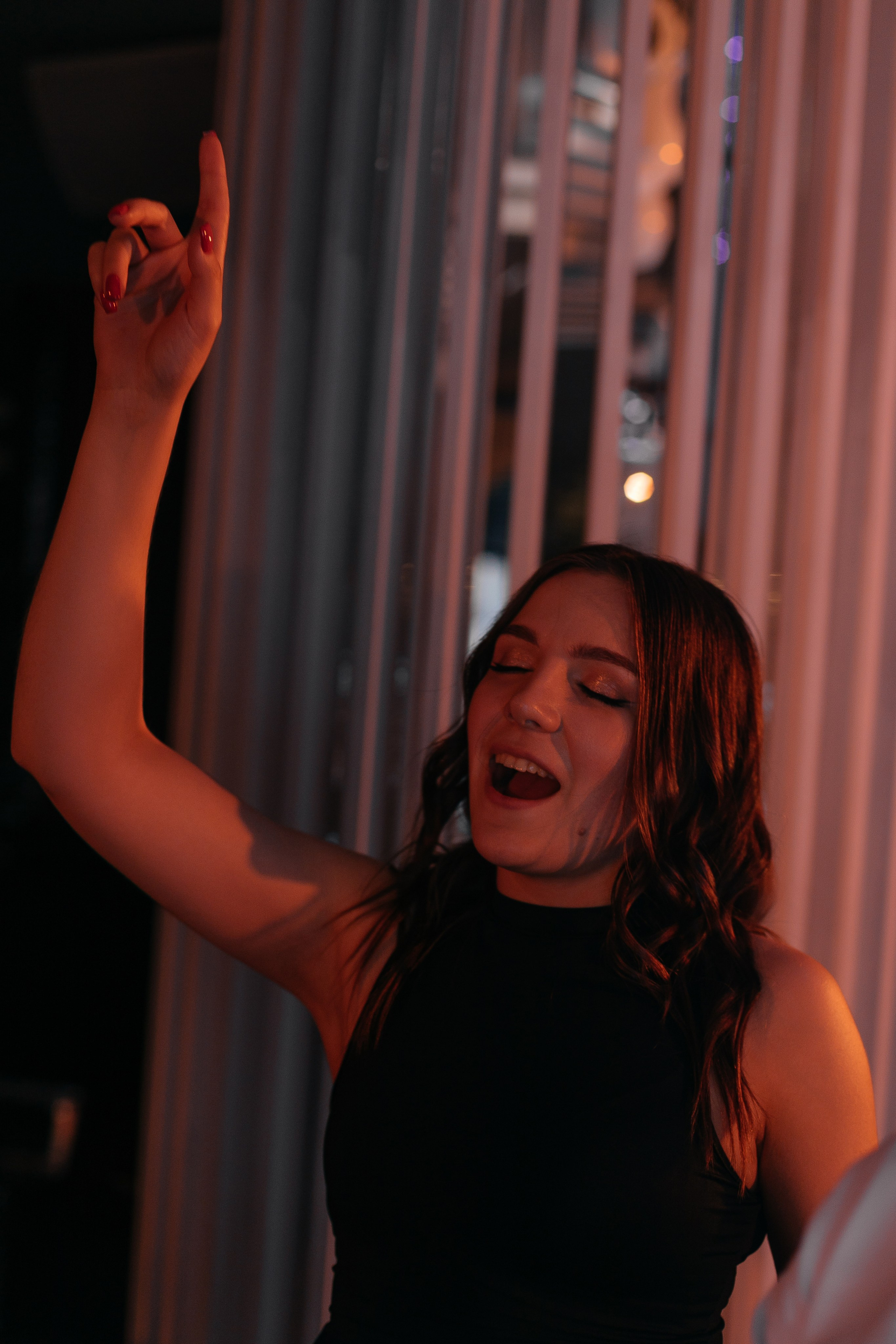 Rain falls down. Главная