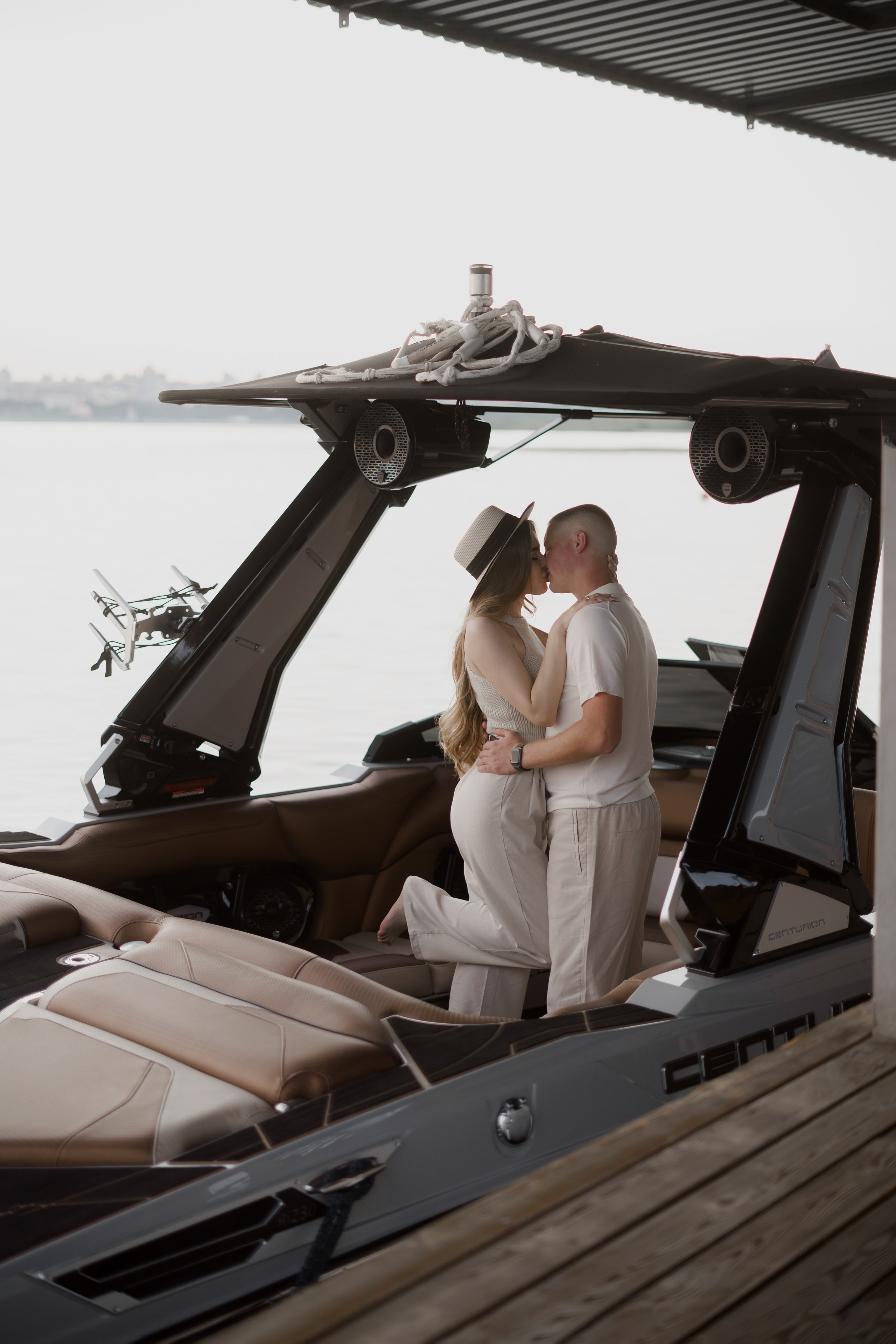 Рома и софа. Фотограф Валерия Крахмалева