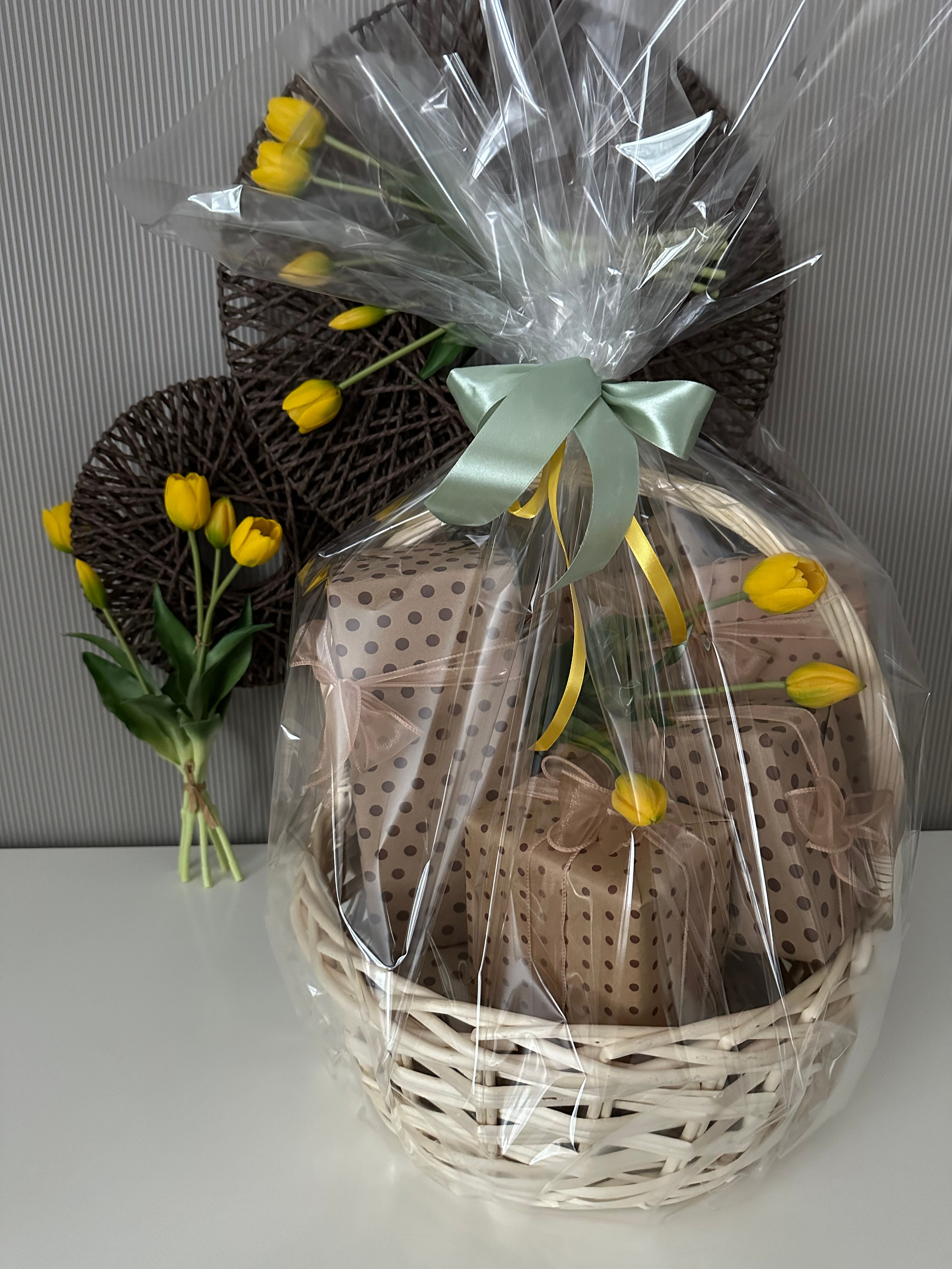 Женская корзинка. Студия подарочных наборов «Владия»