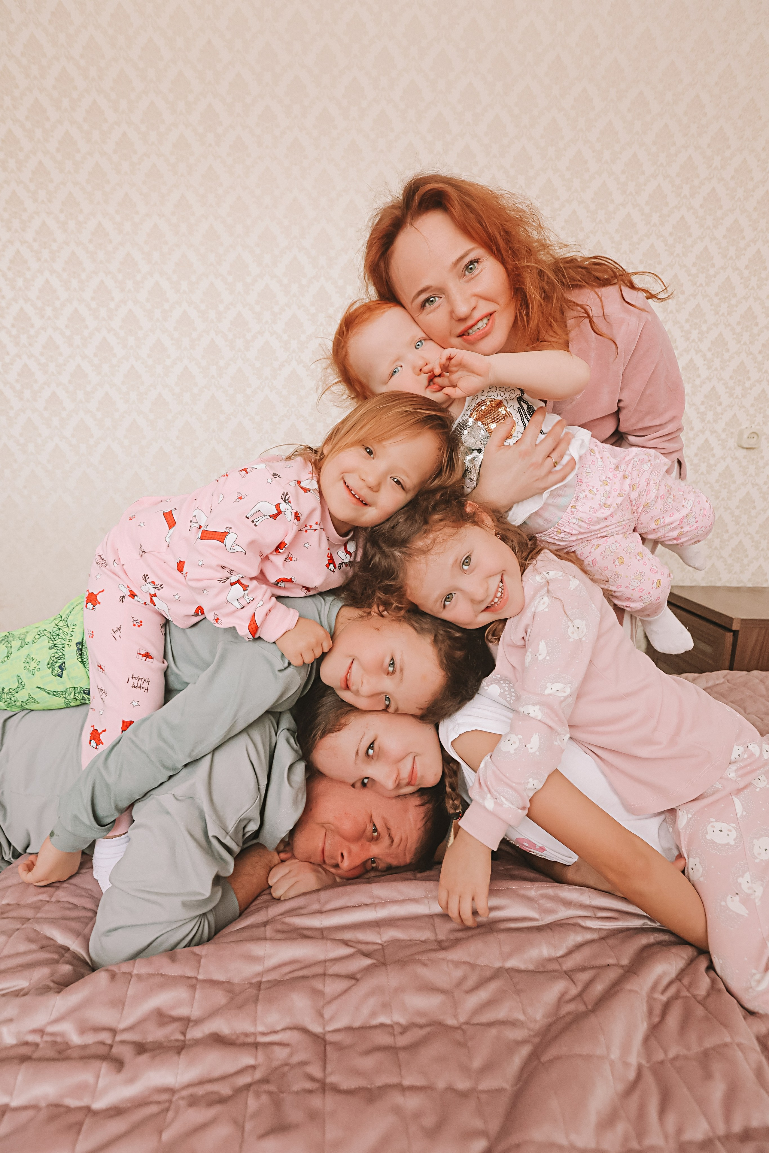 Большая семья репортаж. Семейный фотограф Тюмень, фотограф на роды Салмина Мария