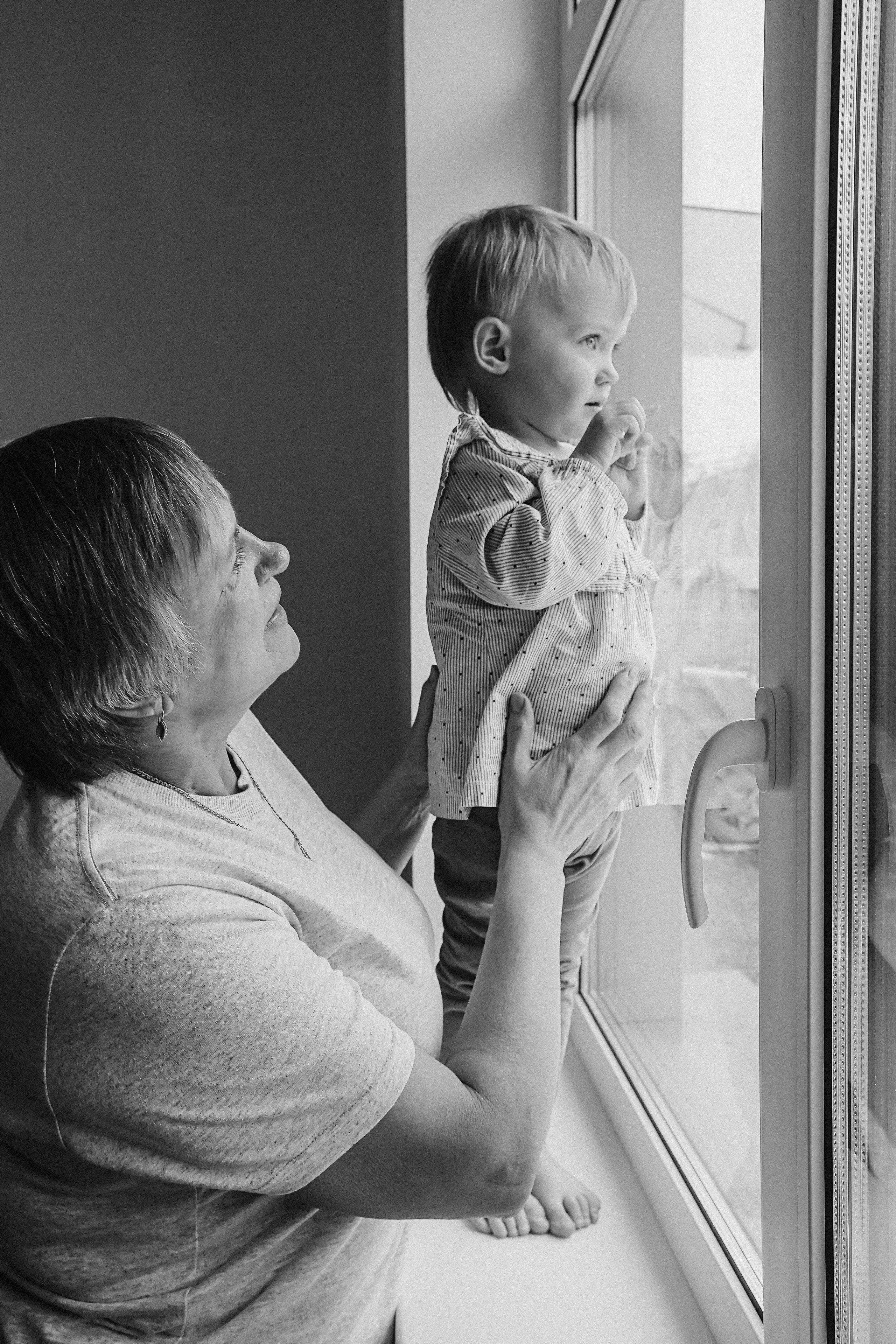 Семейная в домике (репортаж). Семейный фотограф Тюмень, фотограф на роды Салмина Мария