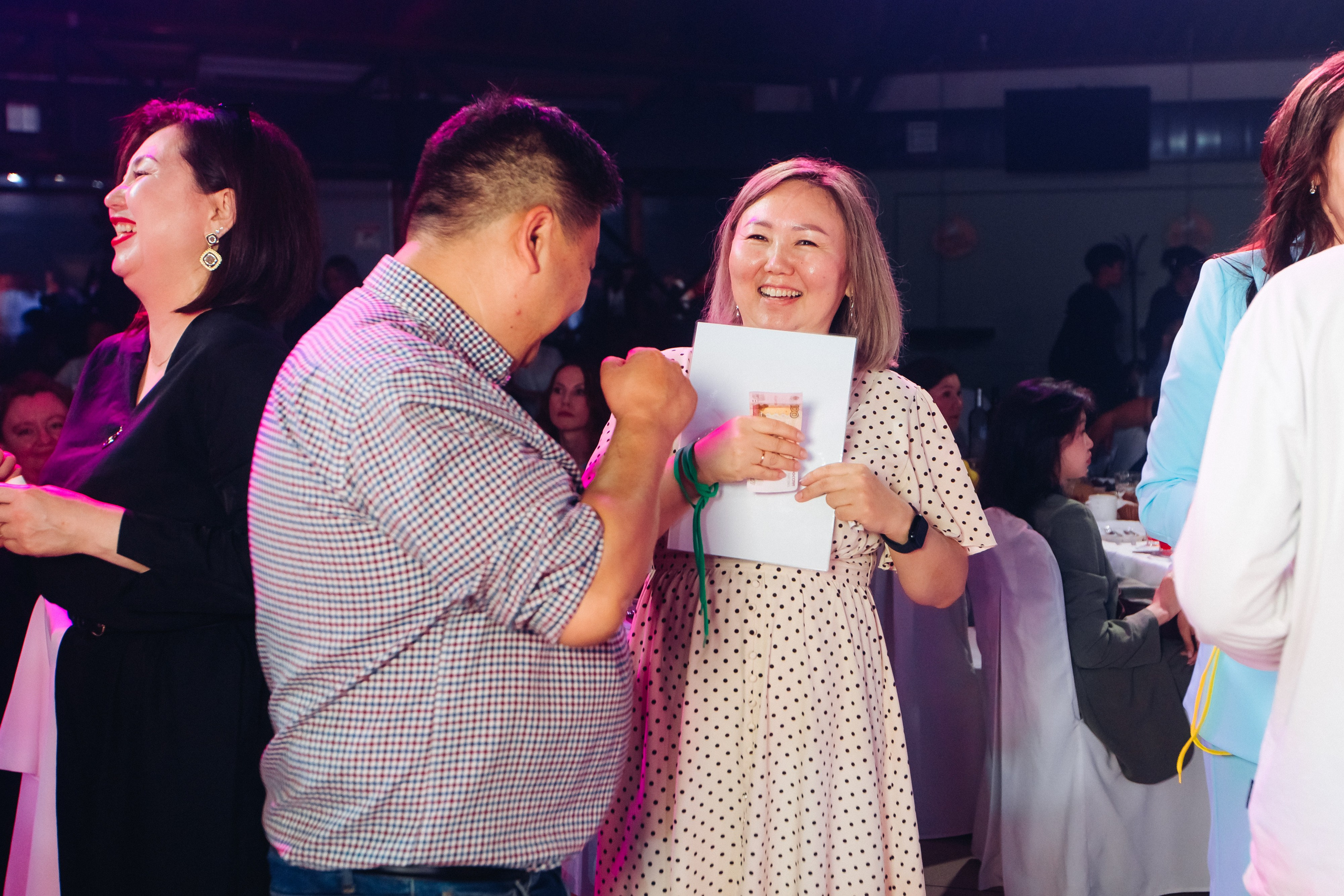 Выпускной вечер. 49 школа. Баран на корове. Свадебный и семейный фотограф в Улан-Удэ