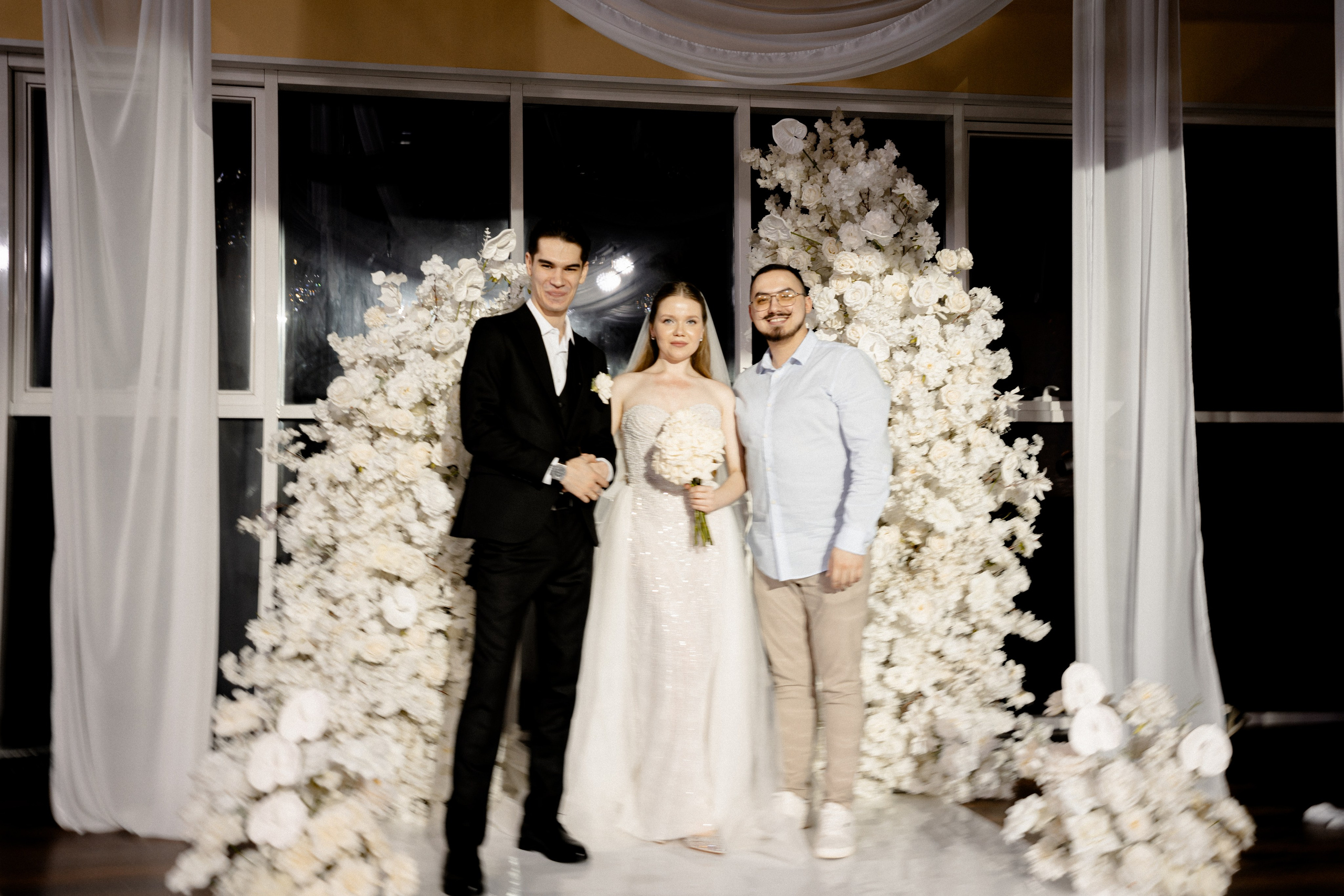 СВАДЕБНАЯ СЬЕМКА СБОРОВ В ОТЕЛЕ И ВЫЕЗД НА ЦЕРЕМОНИЮ (СНЯТО В СИБИРЕ В НИЖНЕВАРТОВСКЕ). Профессиональный фотограф, Санкт-Петербург — Виктория Богомолова