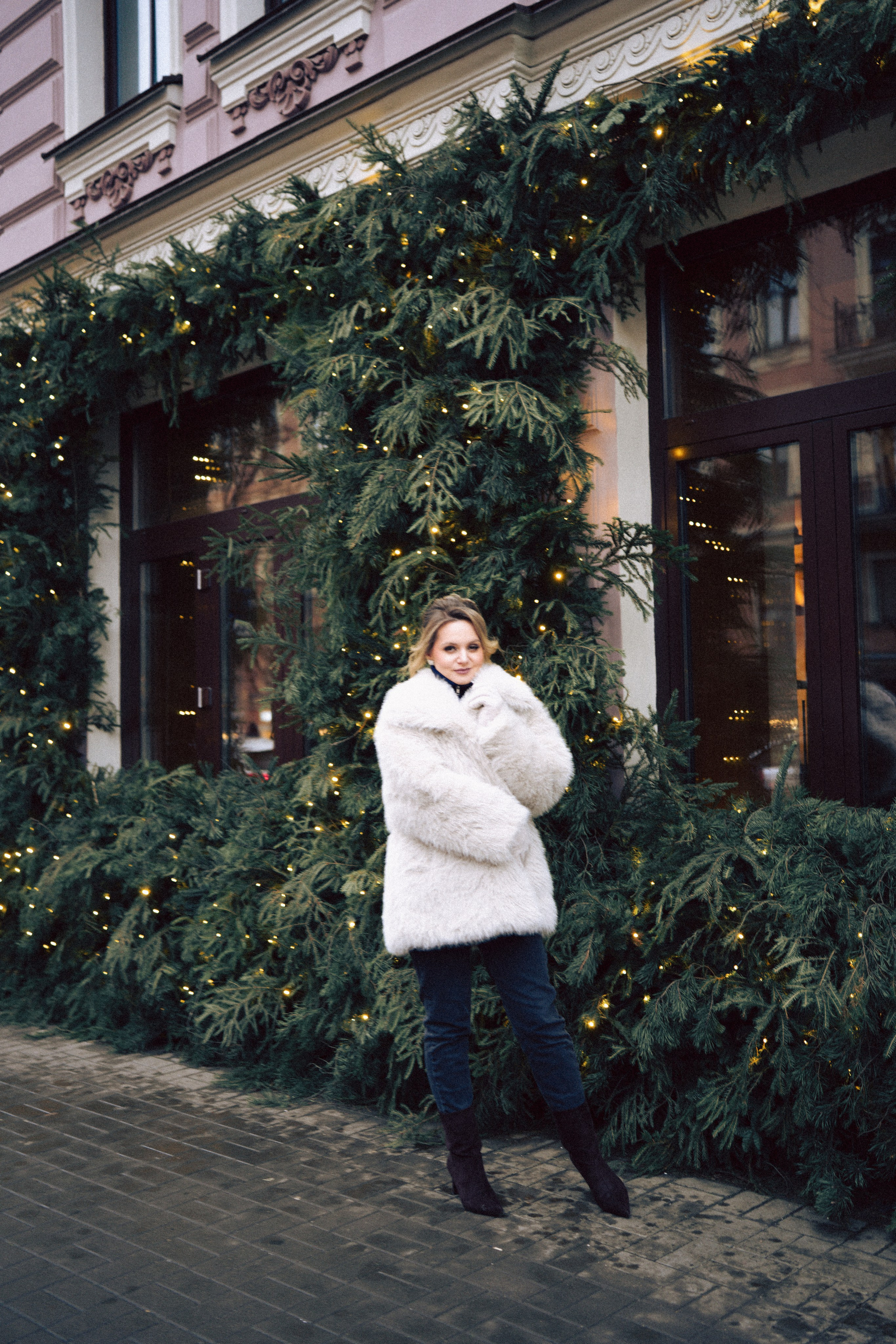 НОВОГОДНЯЯ ФОТОСЕСИИЯ В СТУДИИ ДЛЯ ДЕВУШКИ И ПРОГУЛКА ПО ЧЕРНЫШЕВСКОЙ. Профессиональный фотограф, Санкт-Петербург — Виктория Богомолова