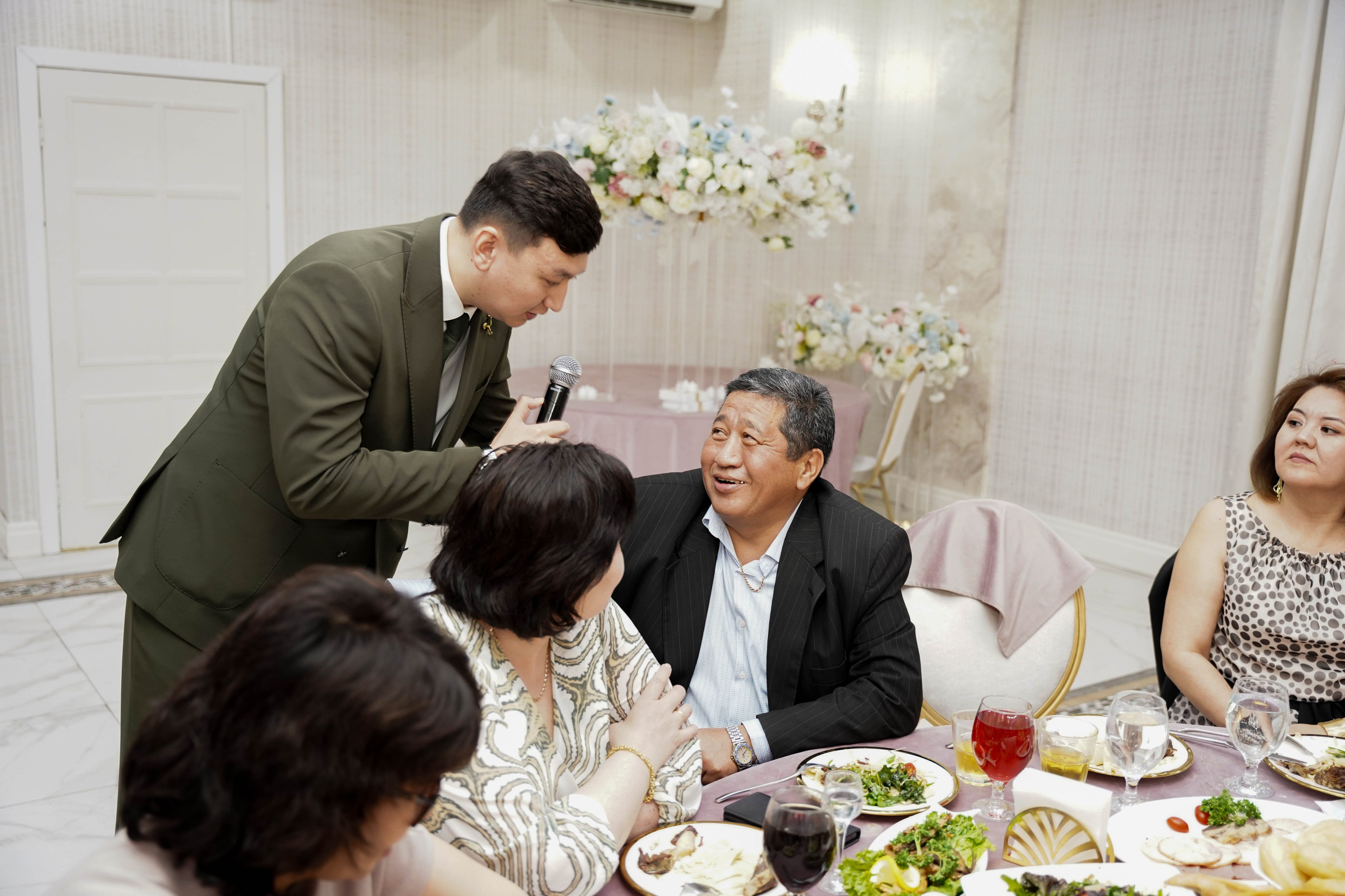 Dana uzatu. Фотограф Ернар Ержанов