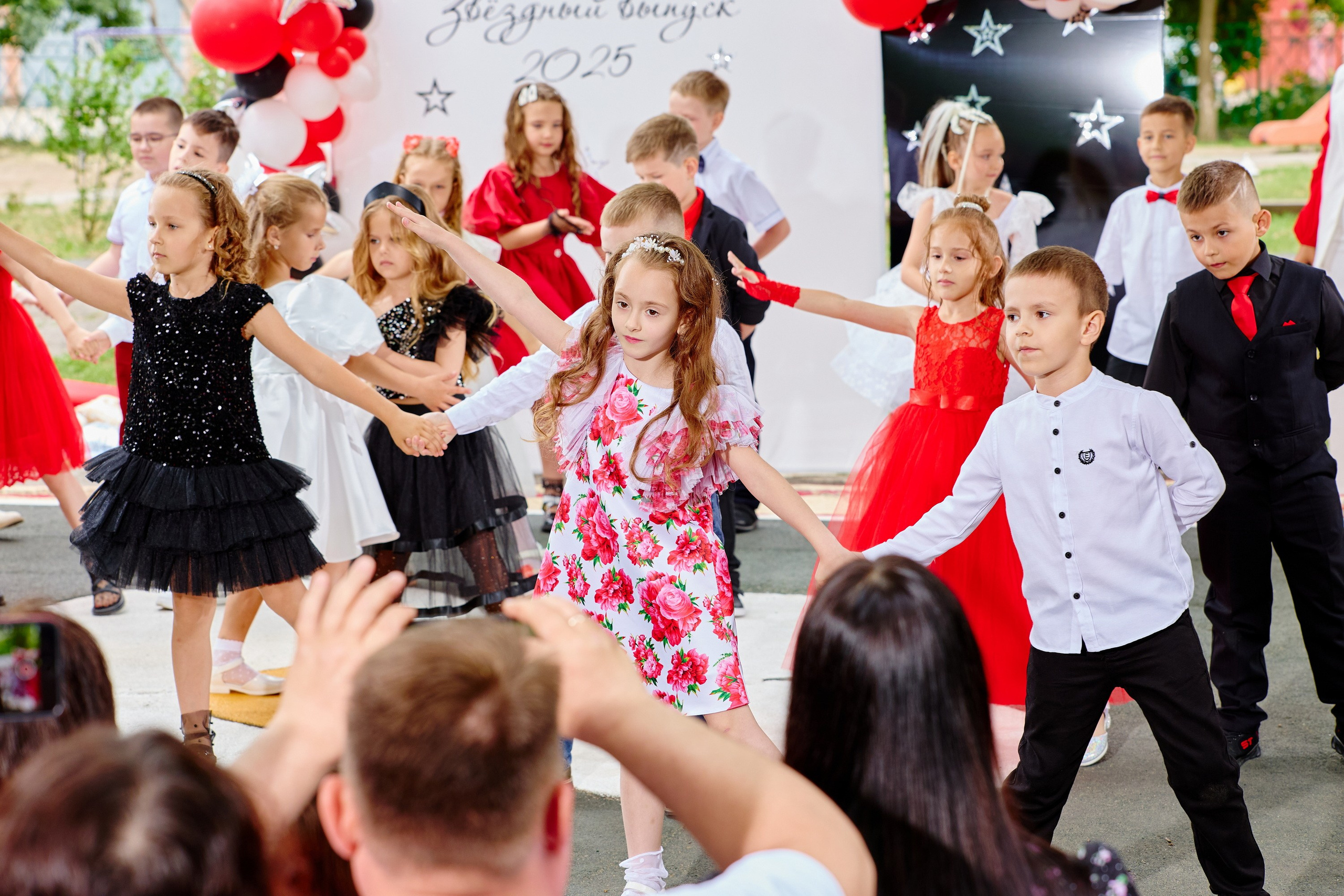 Выпускной 45 сад. Фотограф Выпускные альбомы Таганрог Сергей Коробченко