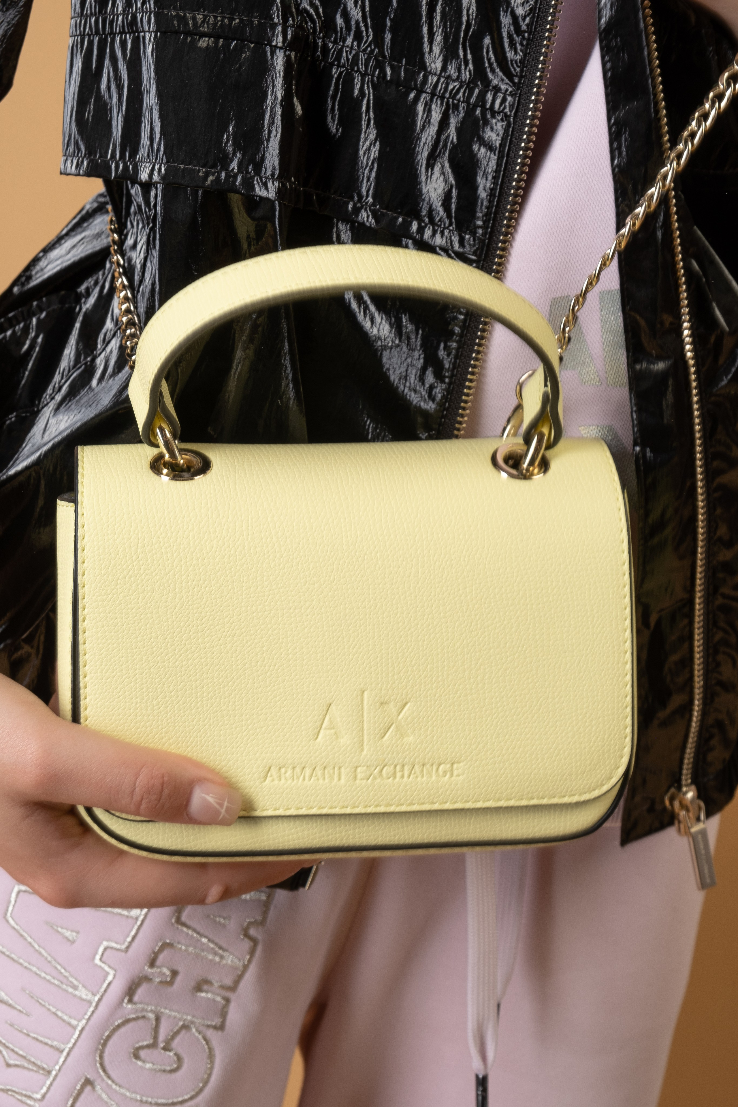 Предметная съёмка для маркетплейсов в Симферополе. Предметный фотограф в Симферополе Антон Катунин