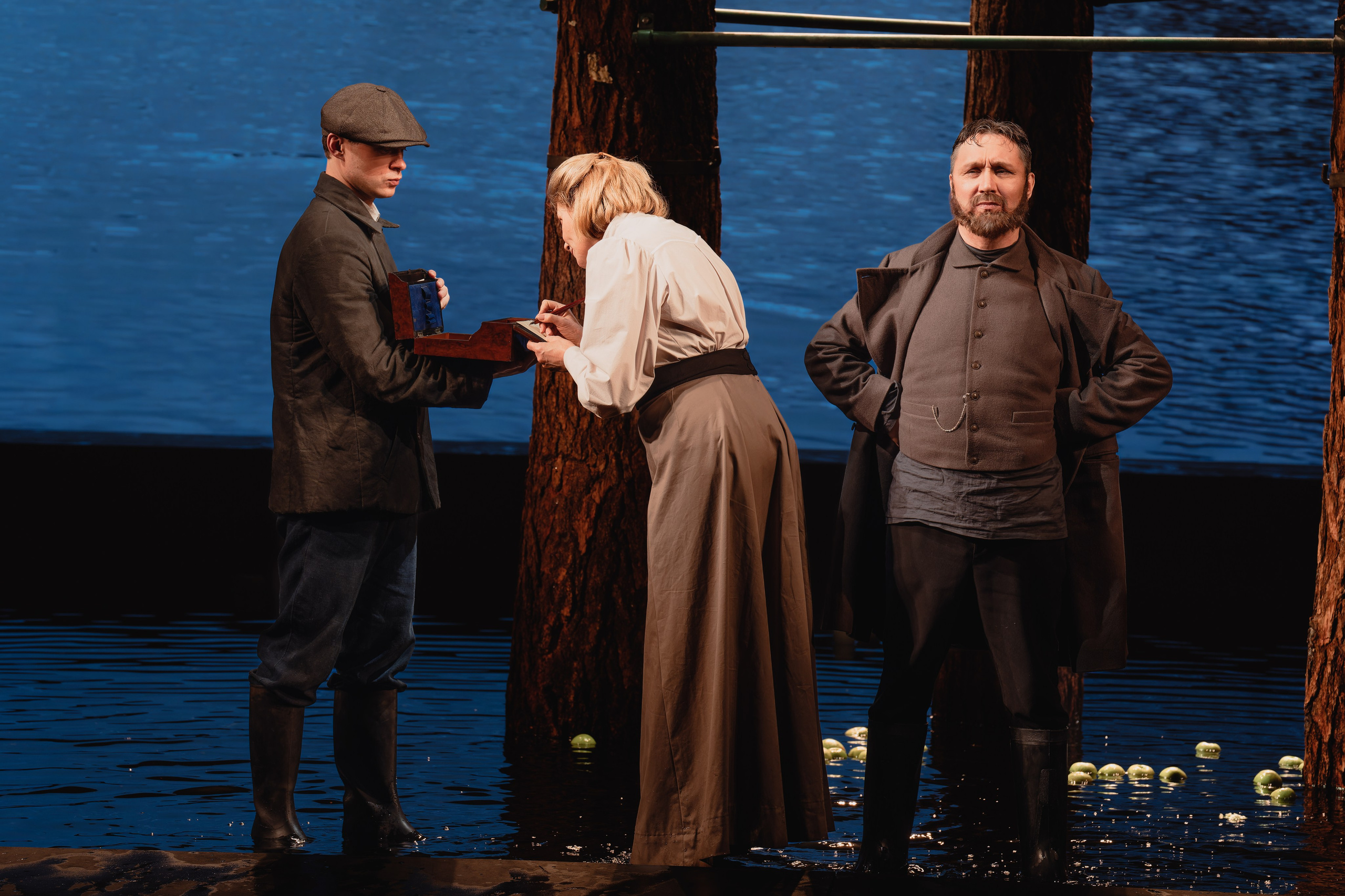 Театр Маяковского: Лес. Сайт фотографа Сергея Абрамова