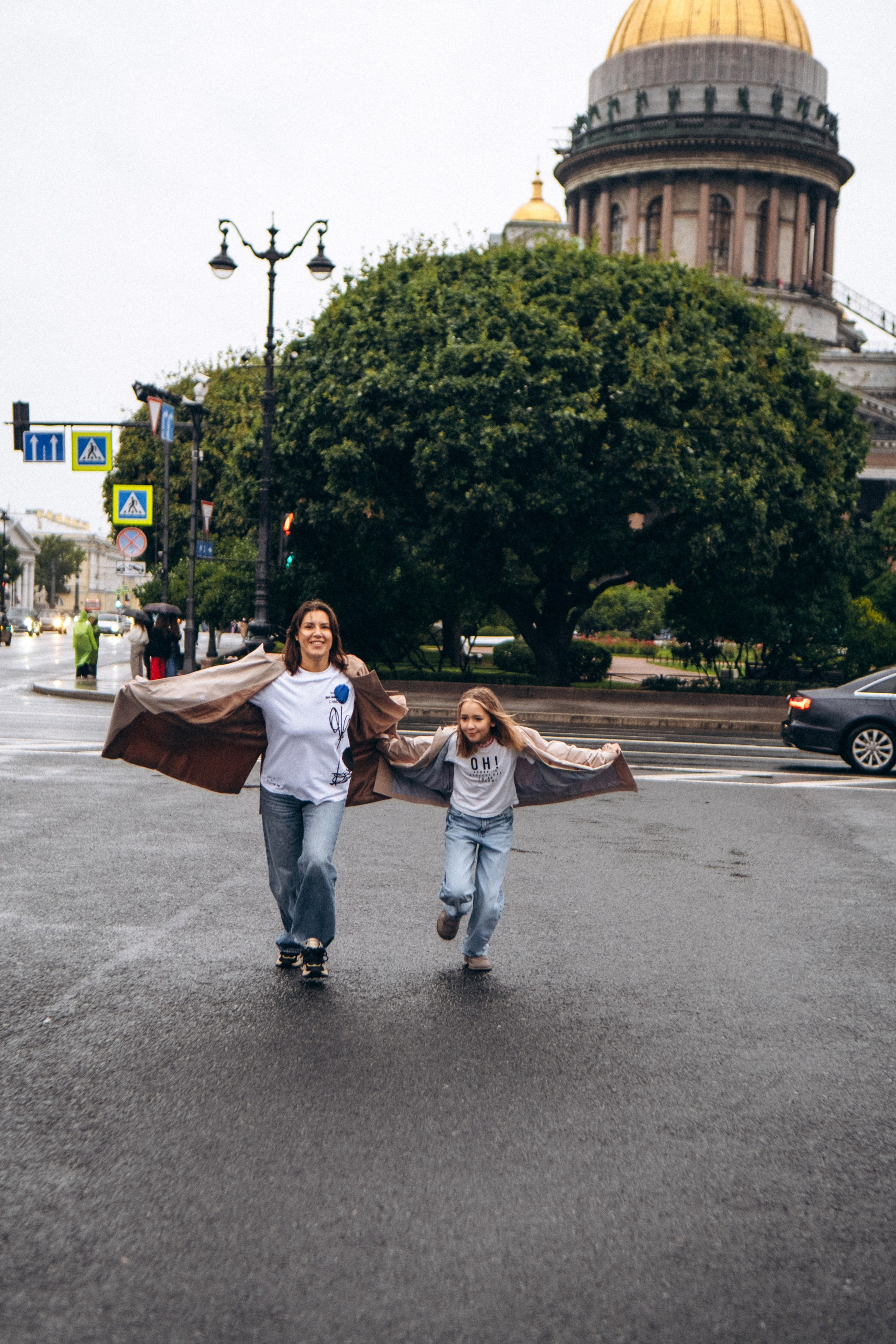 Семейная прогулочная фотосессия в Санкт-Петербурге. Фотограф в Санкт-Петербурге Кристина Брянская