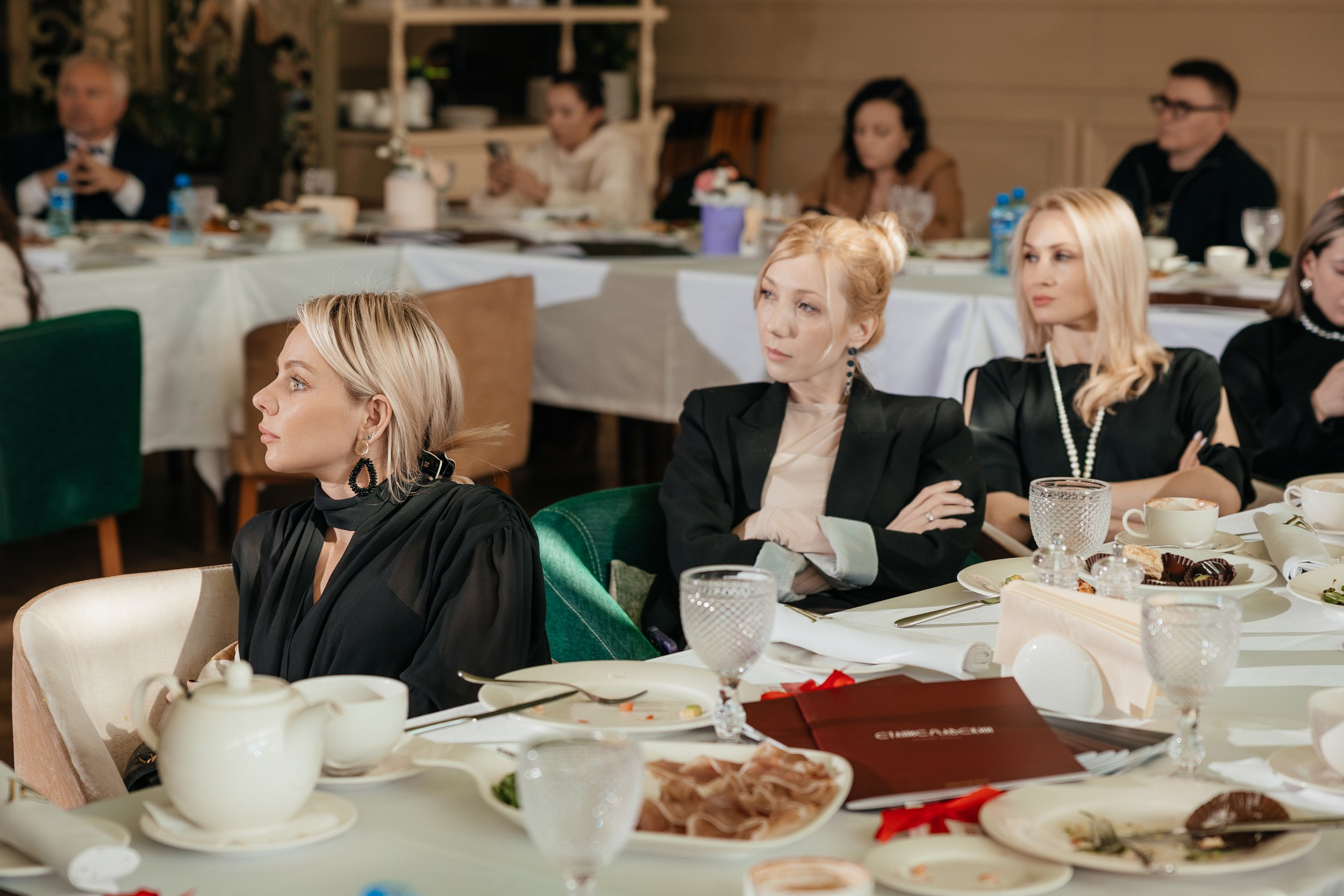 «Завтрак с Дорогим». Разговор об искусстве с Мариной Тевзадзе. Репортажный и свадебный фотограф в Краснодаре Владислав Рыжов