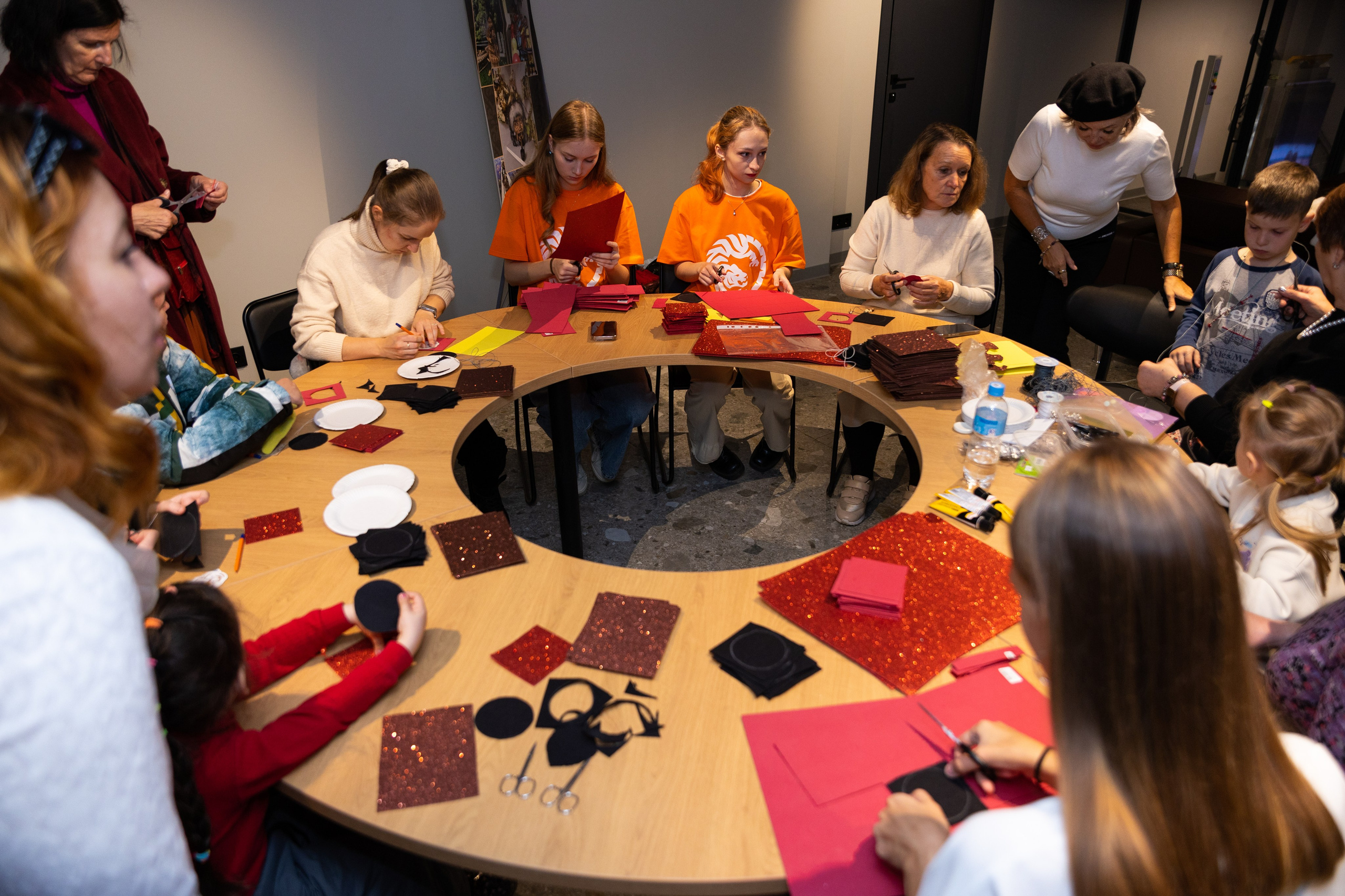 День народного единства в Национальном центре Россия. Олег Катакинов| Репортажный фотограф в городе у моря (Владивосток)