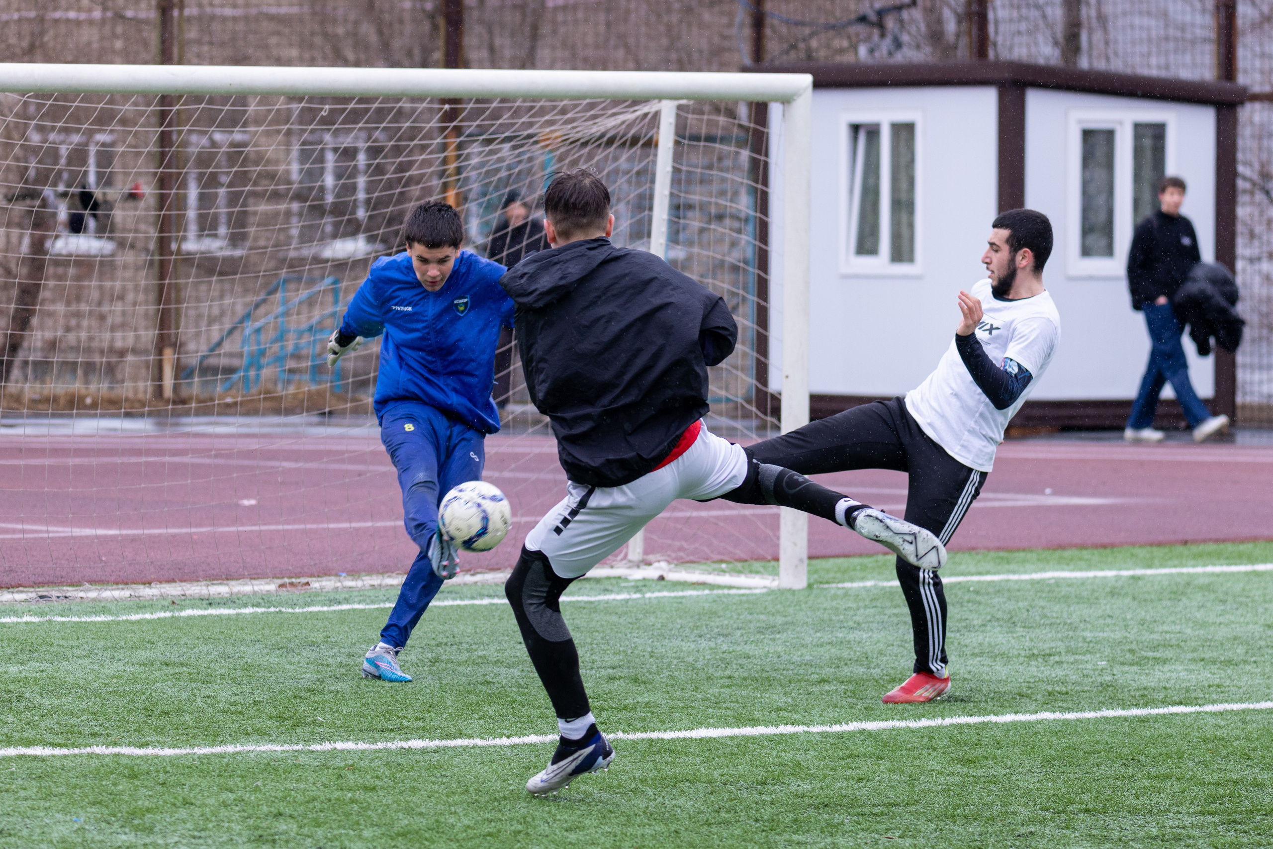 Товарищеский матч по футболу между ФК «Молодая Гвардия» и ФК «Культура». Олег Катакинов| Репортажный фотограф в городе у моря (Владивосток)