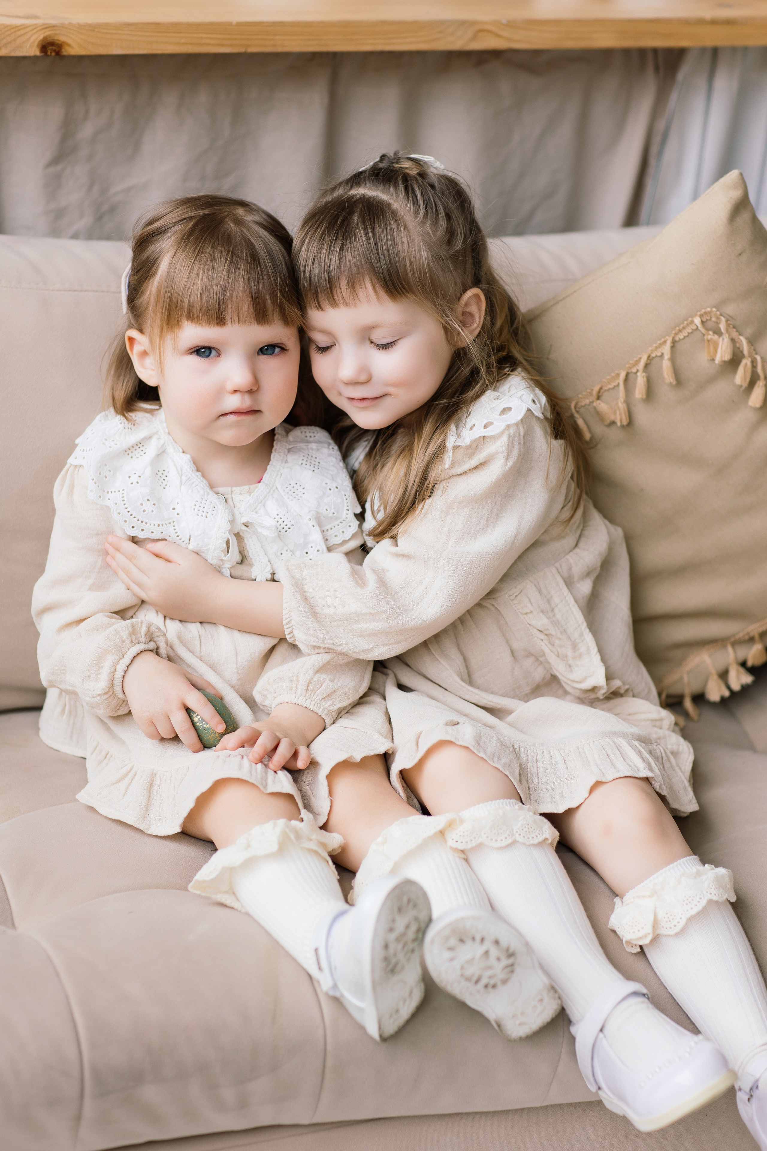 Варя и Мира фотосессия к Пасхе. Семейный фотограф Толстикова Кристина