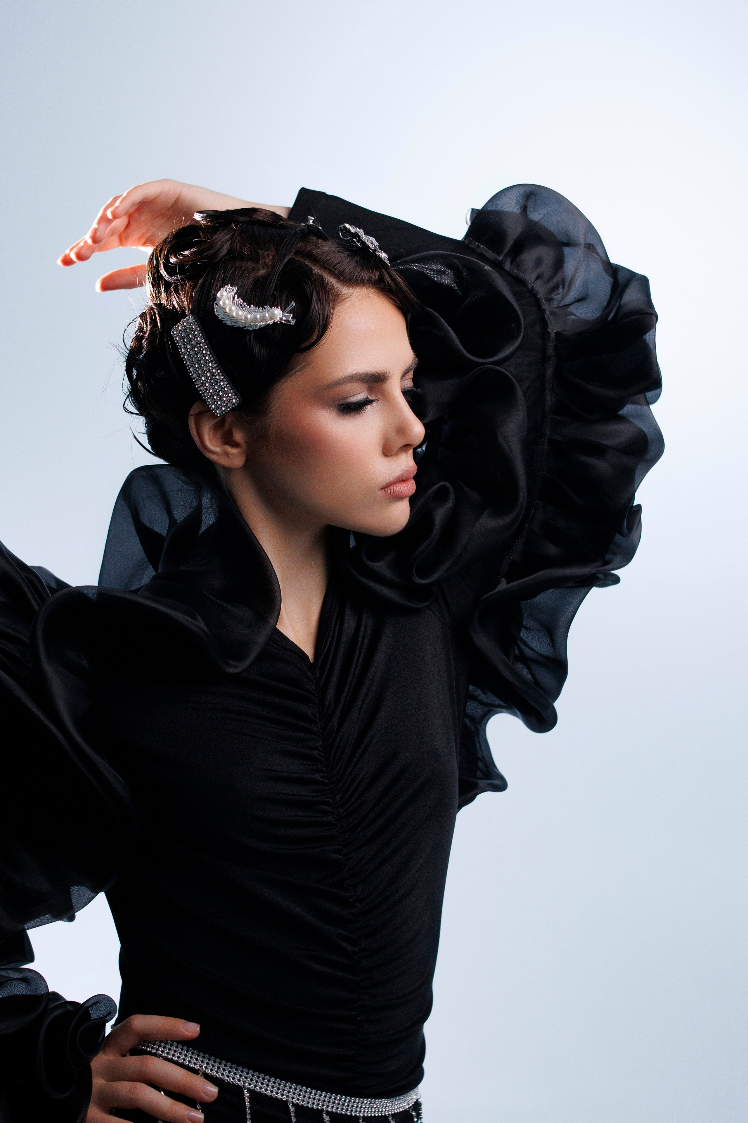 Фотосессия в студии. Я — фотограф, который помогает запечатлеть самые важные моменты вашей жизни!