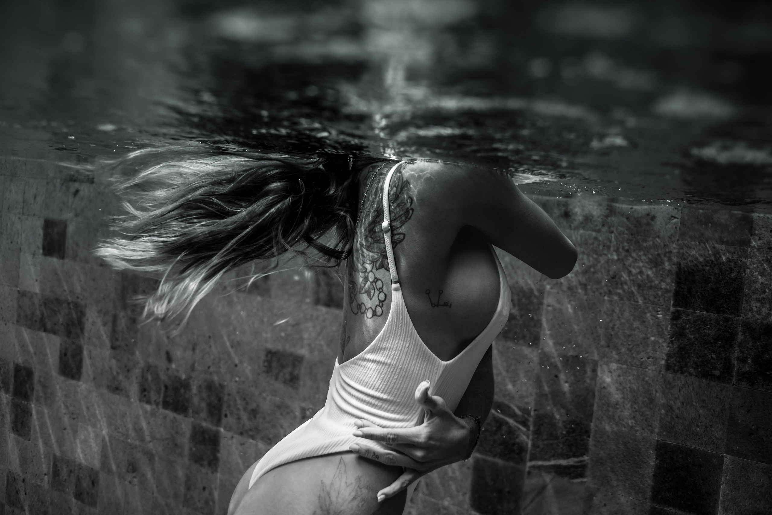 Фотосесии в Бассейне 18+. Лайфстайл Фотограф и Профессиональный Водный Фотограф в Москве