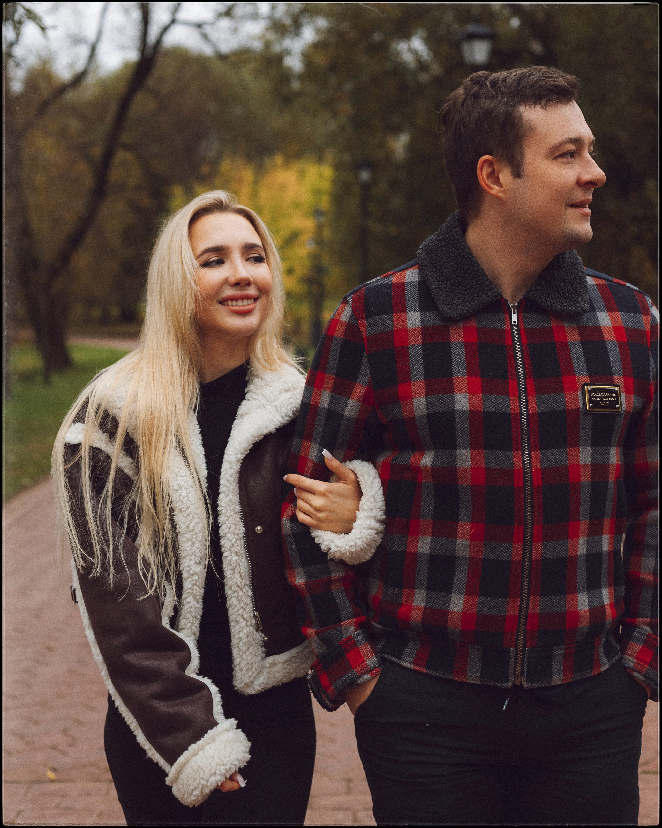 Лавстори в парке. Женский и лавстори фотограф в Москве Елена Аксютко