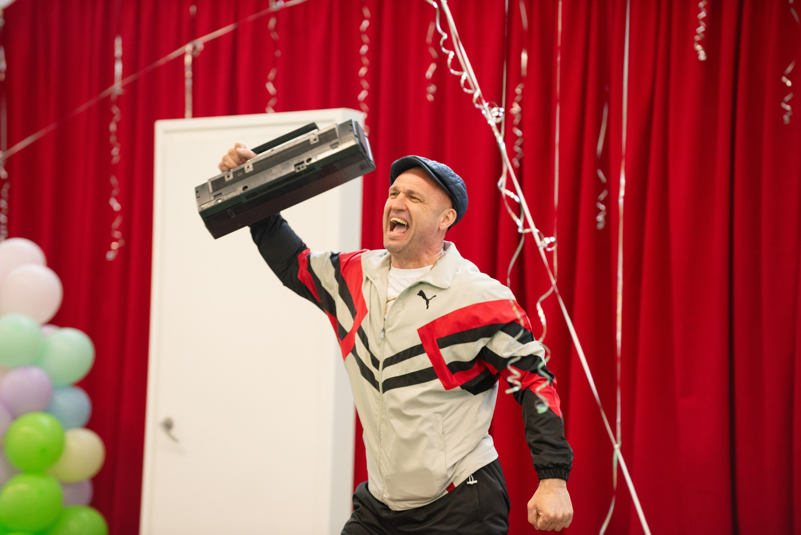 Съёмка выпускного в школе для 11 класса в Сургуте от профессионального школьного фотографа