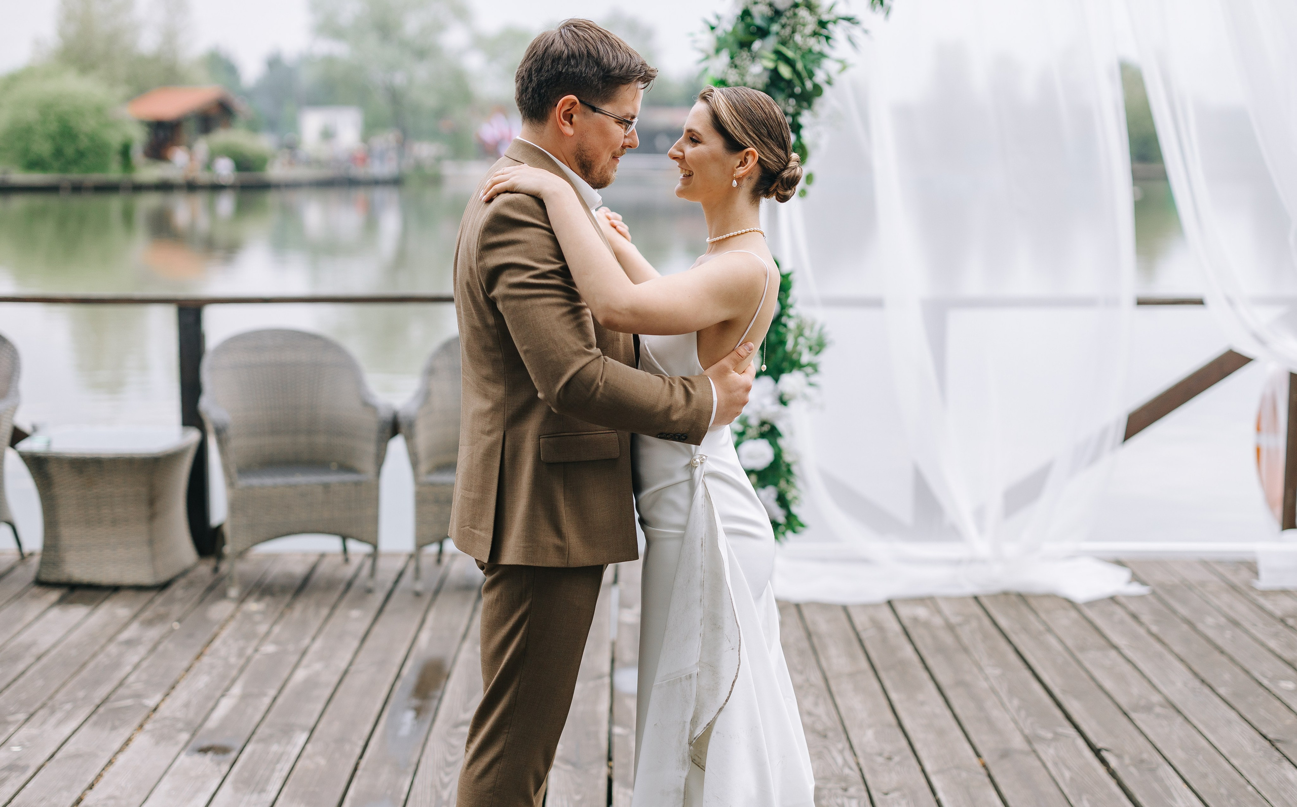 Белая арка. Александр Антонов. Профессиональный свадебный, репортажный фотограф в Москве, Подольске. Фото+Видео на любой праздник