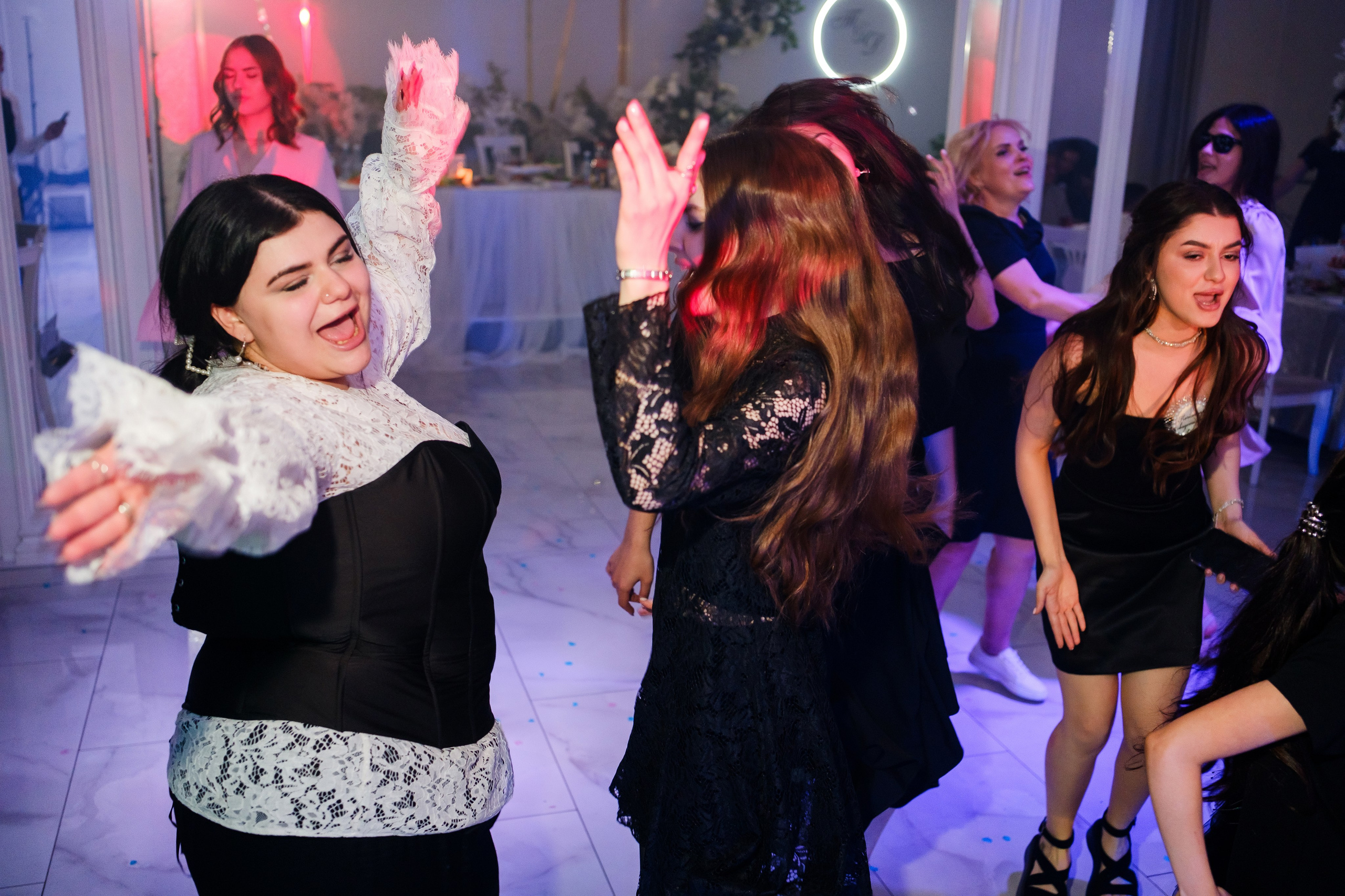 Тазабег и Диана. Свадебный фотограф | репортаж | праздники | крещение