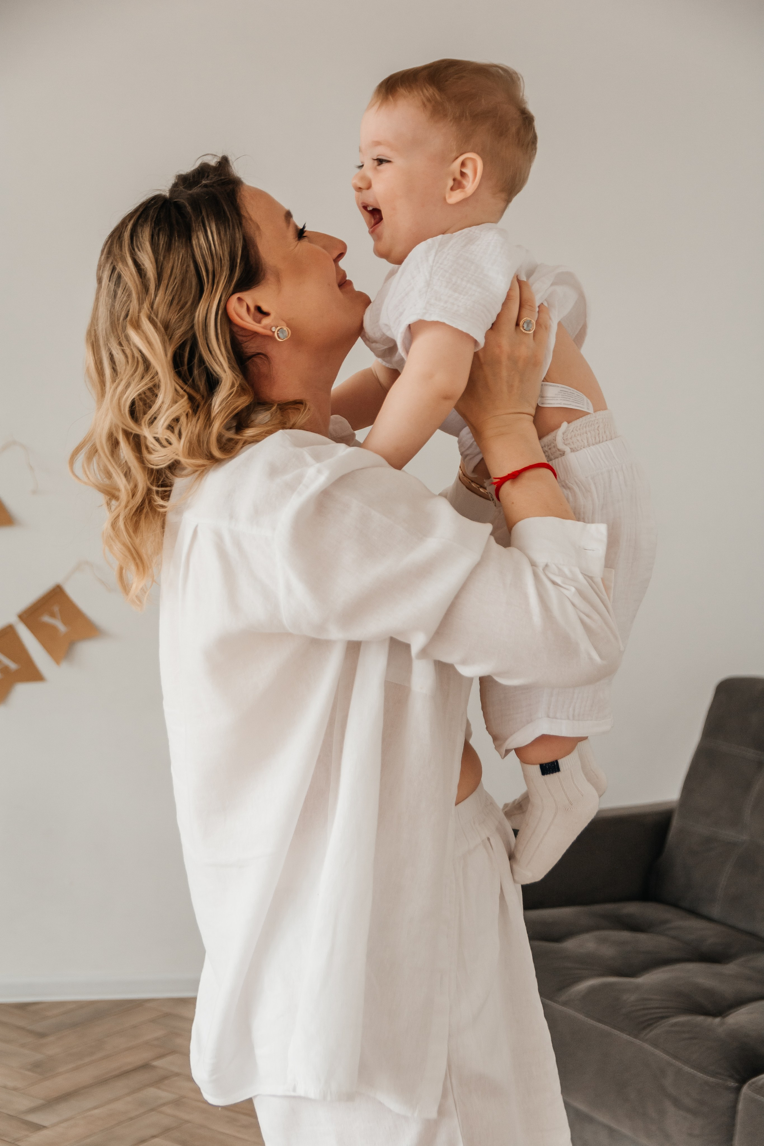 Фотосессия годика минимализм. Семейный и детский фотограф Кущ Наташа