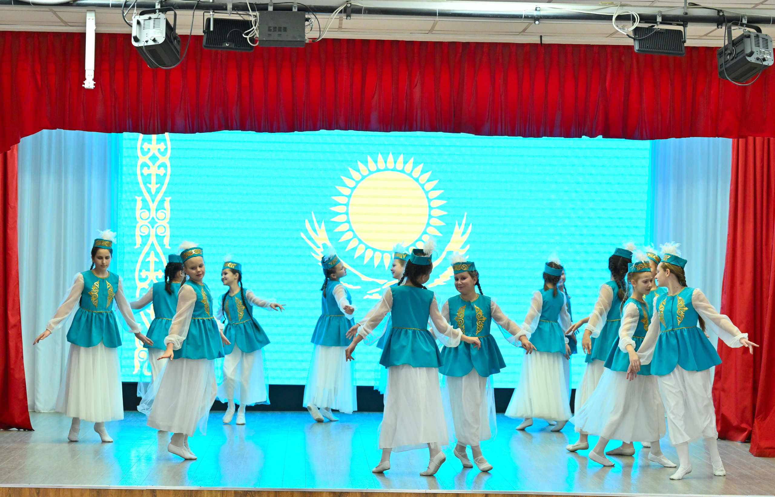 2025-11-21 День семьи 127. Снежинск фото Андрианов