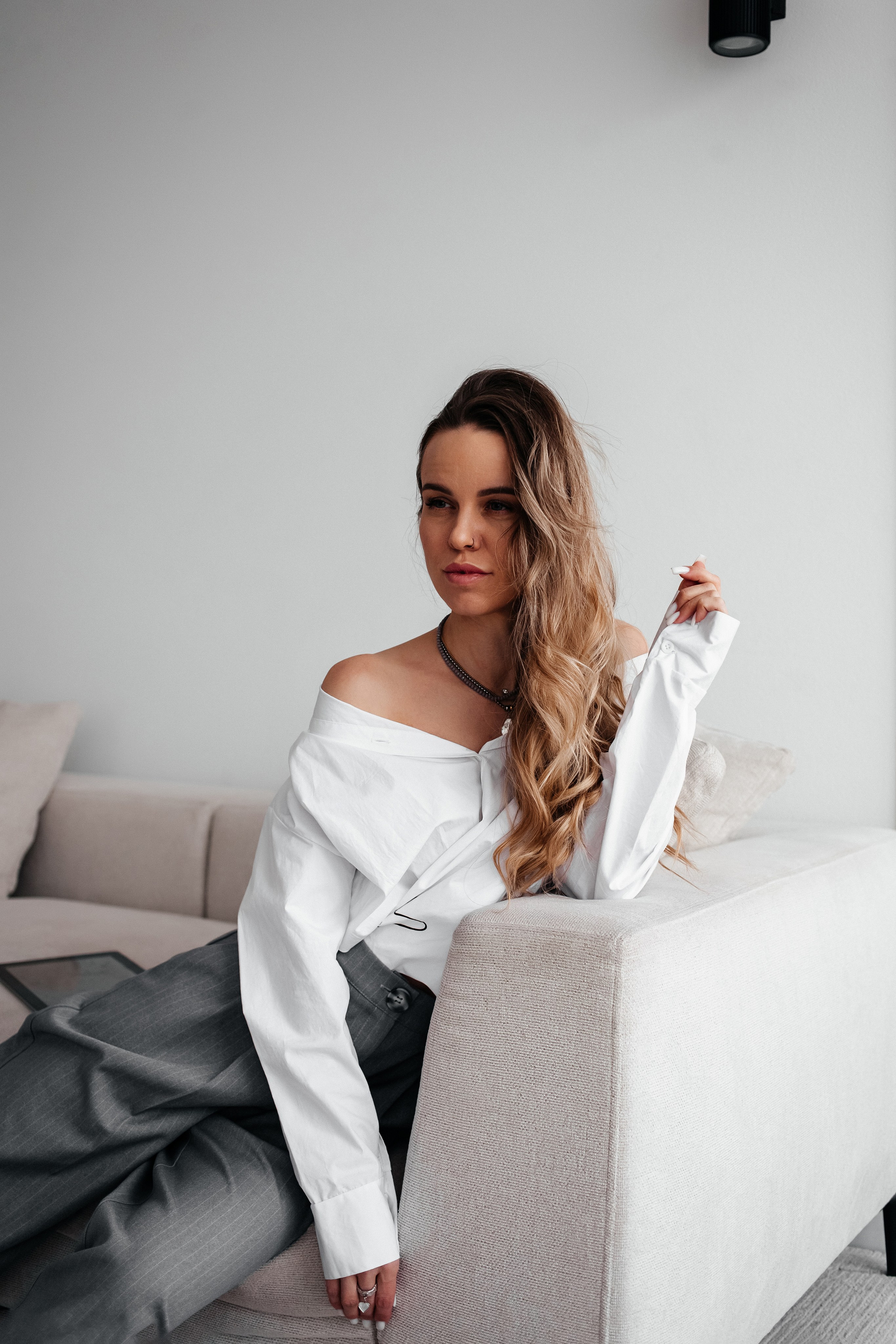 Съемка для каталогов одежды, нижнего белья, обувных изделий и аксессуаров. Фотограф по контенту в Минске