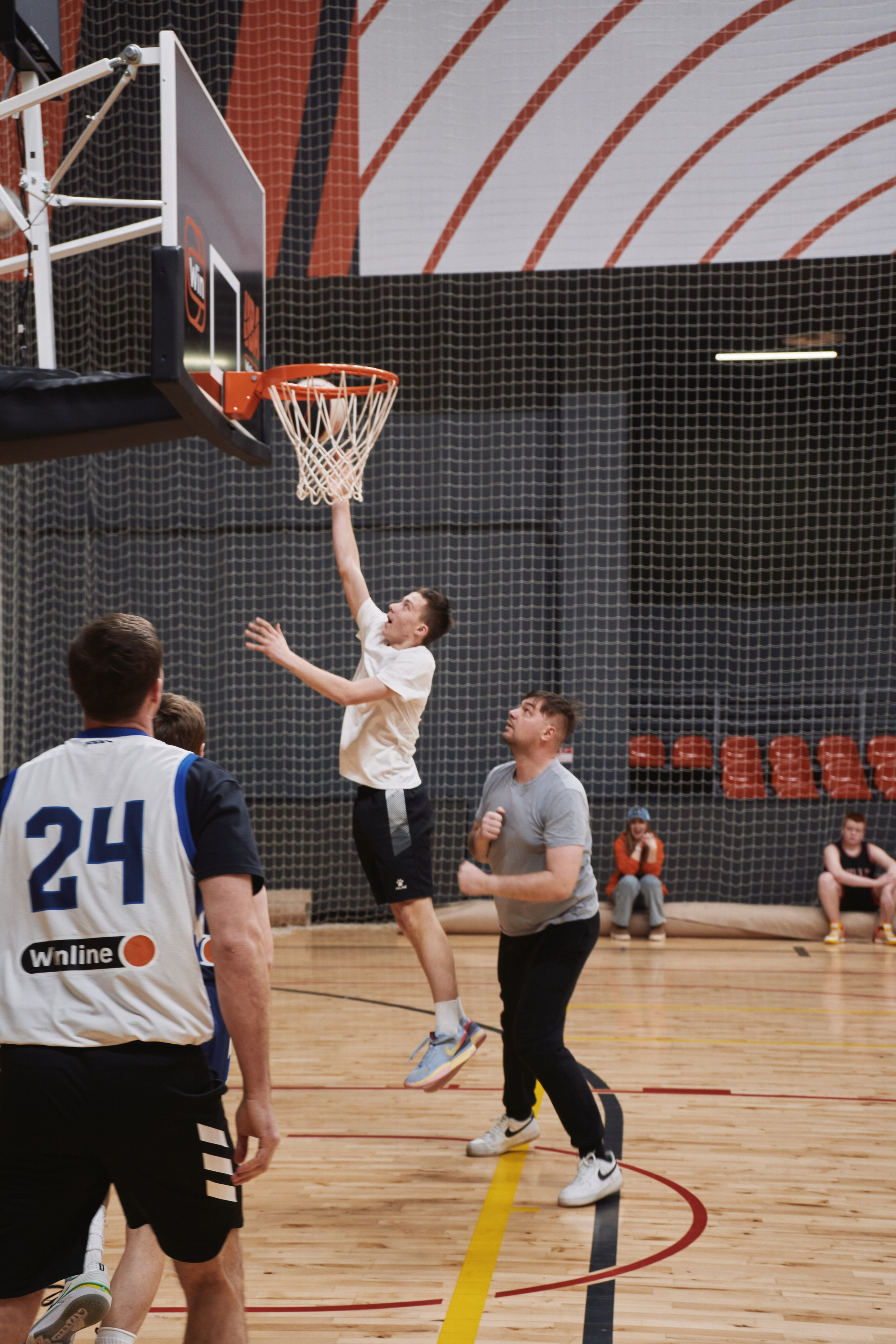 Новогодний баскетбол 2025. Детская лига. Евгений Бреча. Коммерческий и бэкстейдж фотограф в Москве