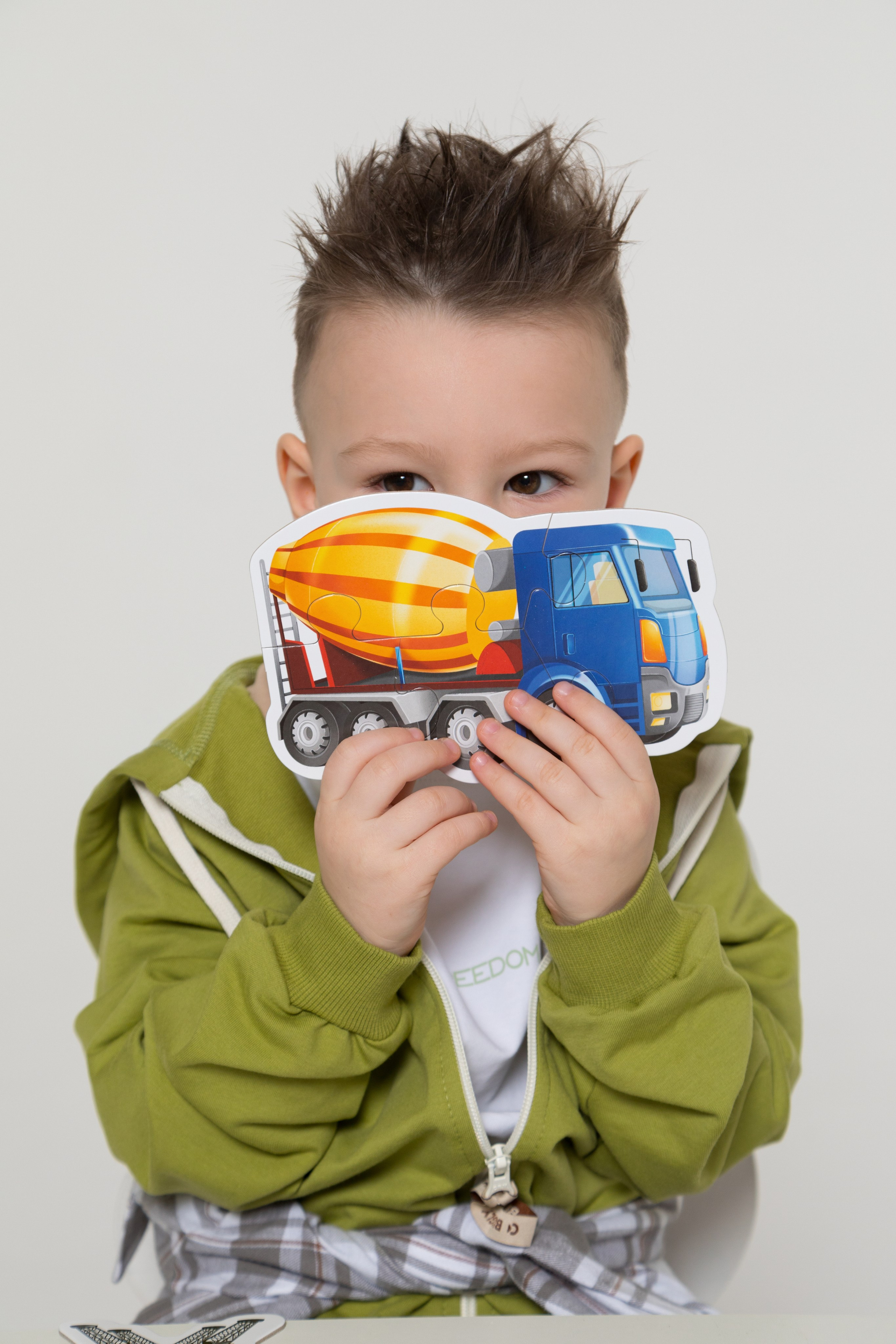 Имиджевая и каталожная съёмка для бренда детских пазлов. Детский и контент фотограф Надя Волкова Санкт-Петербург