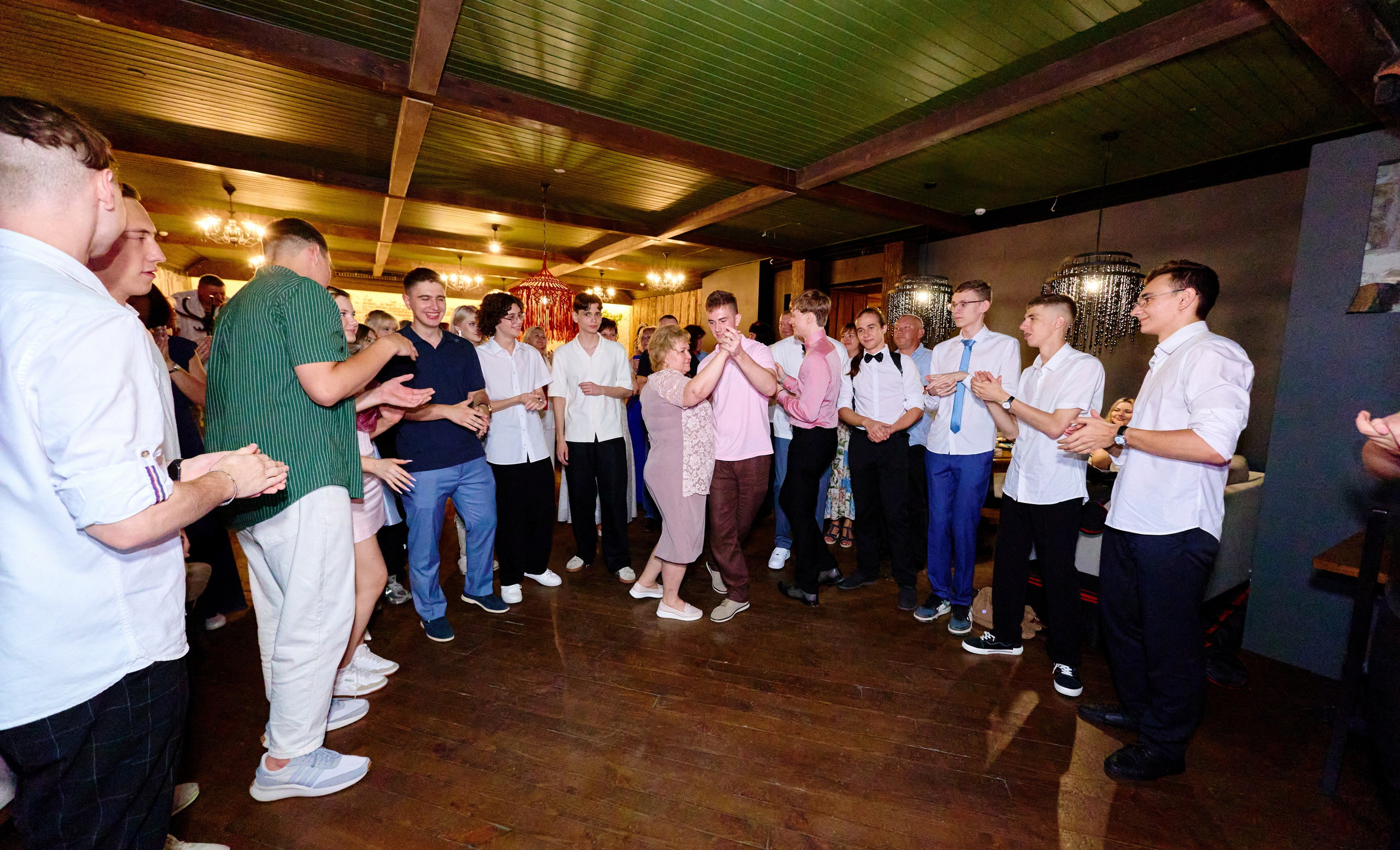 Выпускной 35 Сош. Фотограф Выпускные альбомы Таганрог Сергей Коробченко