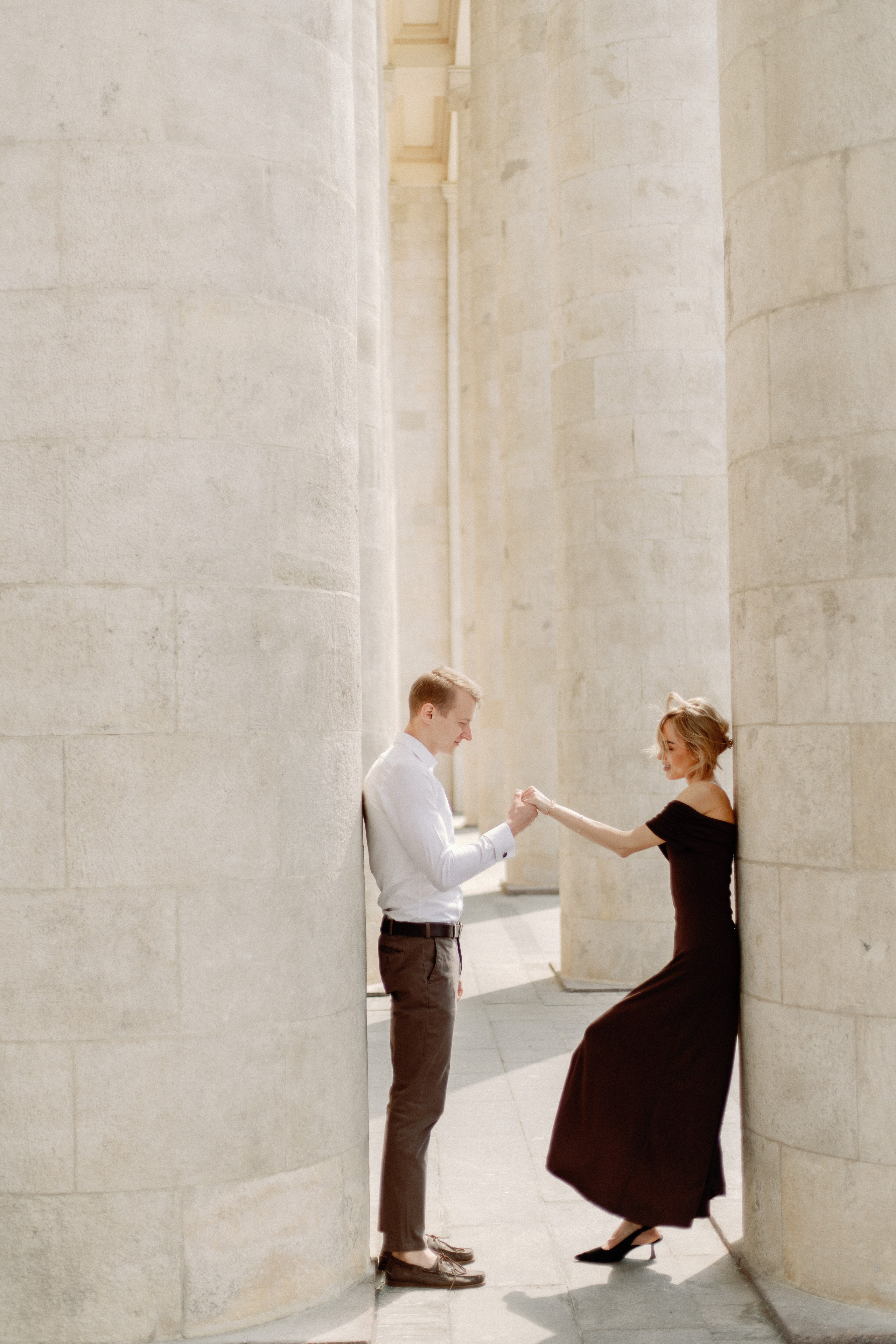 Весеняя лавстори прогулка в парке в Москве, фотограф в Москве