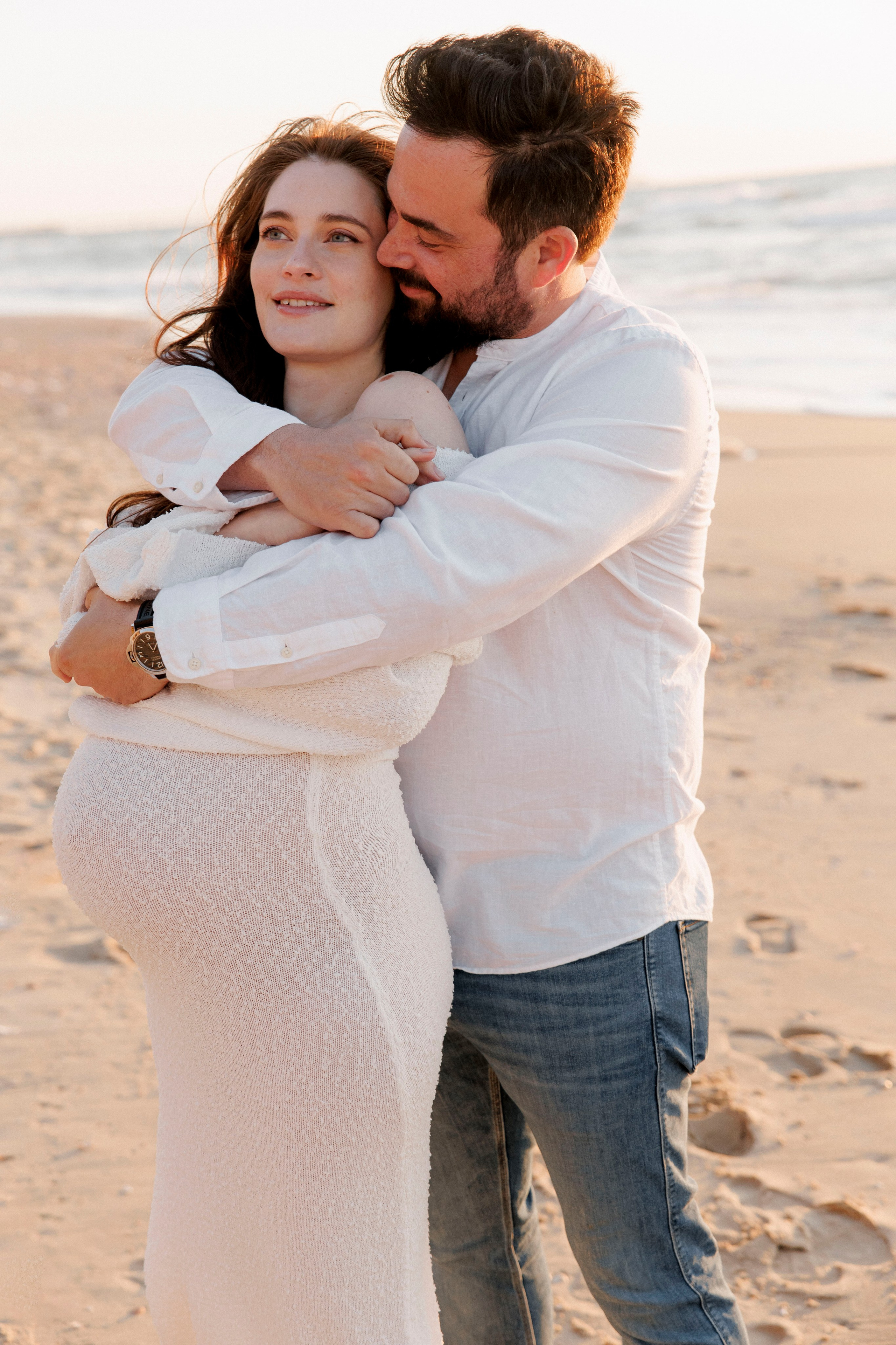 Pregnancy photoshoot (home/park/beach). Главная