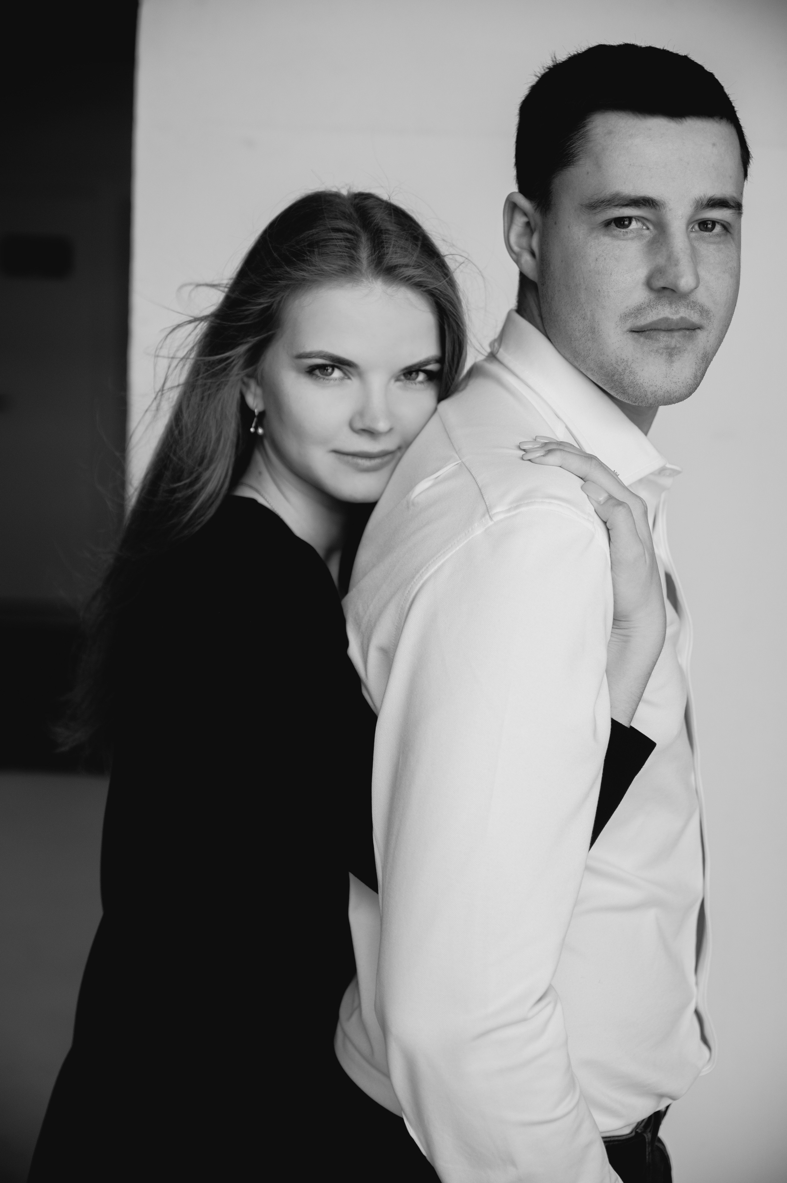 Предсвадебная лавстори в студии в Москве. Свадебный и портретный фотограф в Москве Жердев Даниил