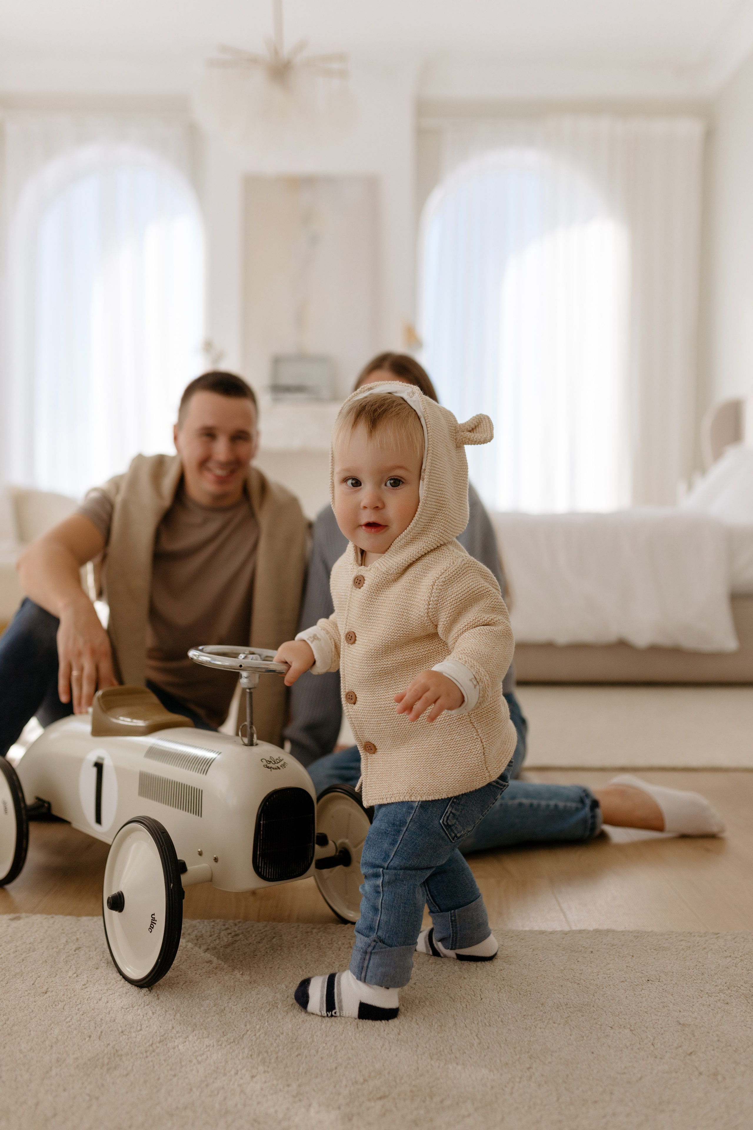 Семейная фотосессия в студии. Сестры Карабаза. Фотографы и ретушеры в Москве и Санкт-Петербурге