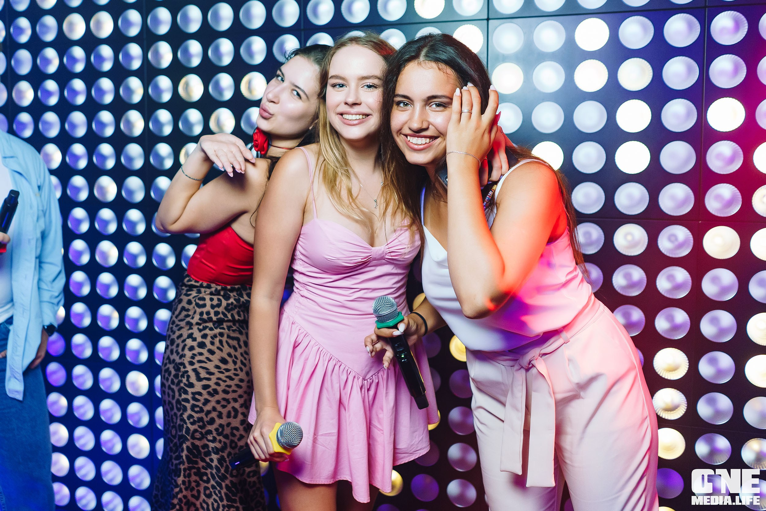 Фоторепортаж из караоке-клуба Эйфория. One Media Life: фоторепортажи, фотоотчеты с мероприятий и заведений