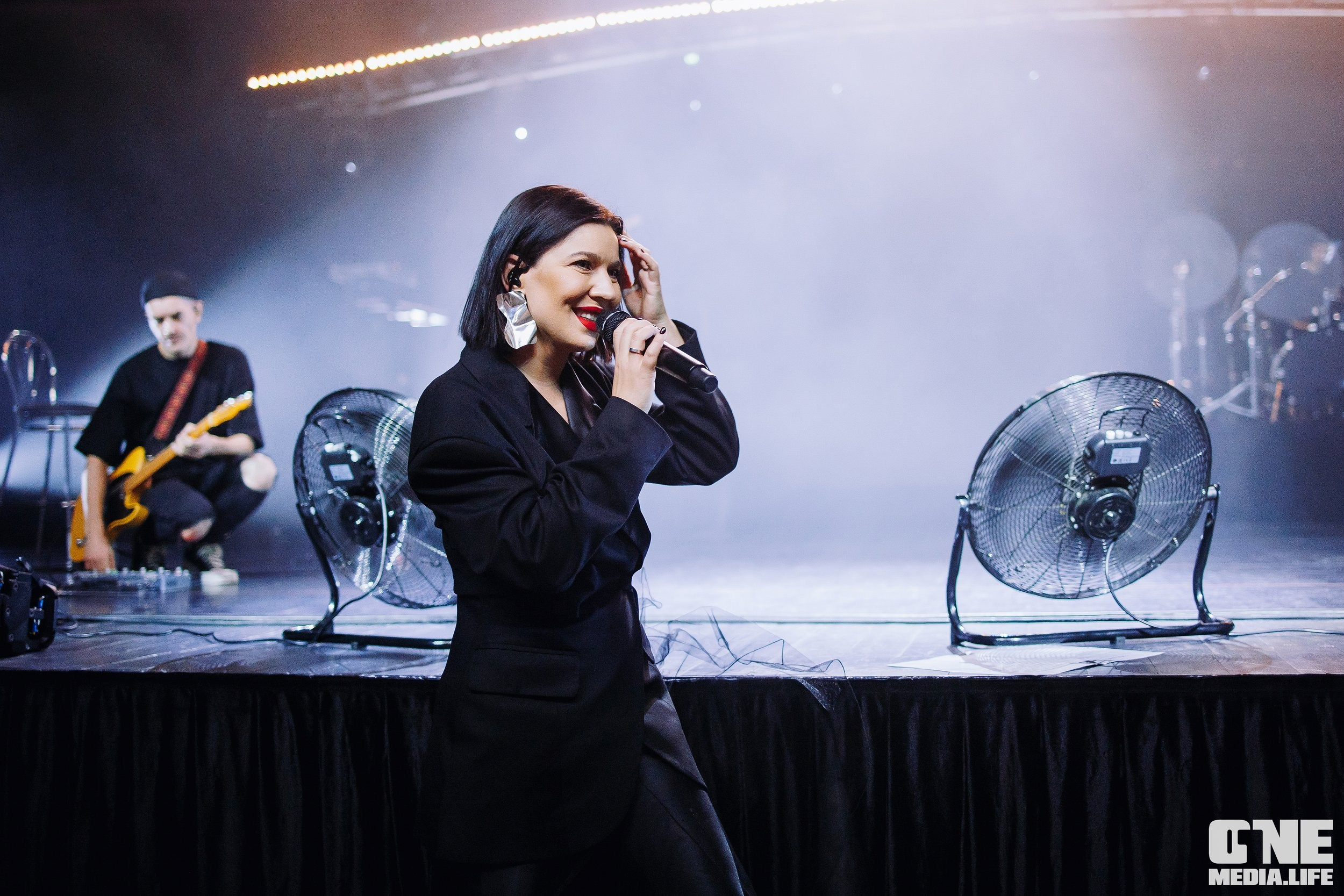 Фоторепортаж с концерта Ёлки. One Media Life: фоторепортажи, фотоотчеты с мероприятий и заведений