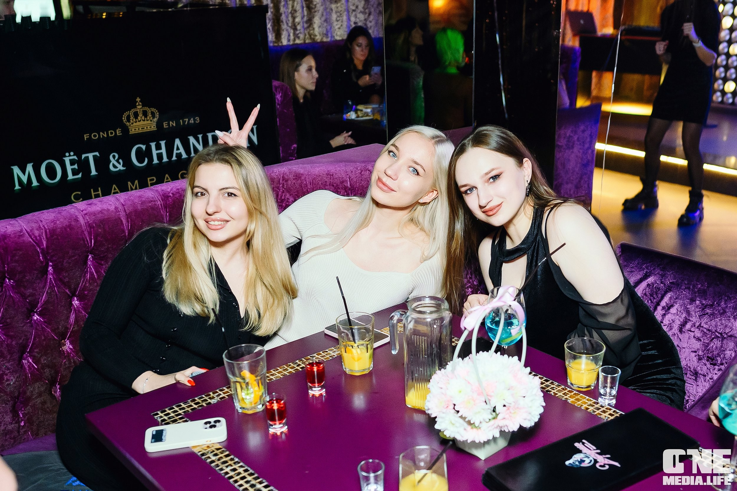 Фоторепортаж из караоке-клуба Эйфория. One Media Life: фоторепортажи, фотоотчеты с мероприятий и заведений