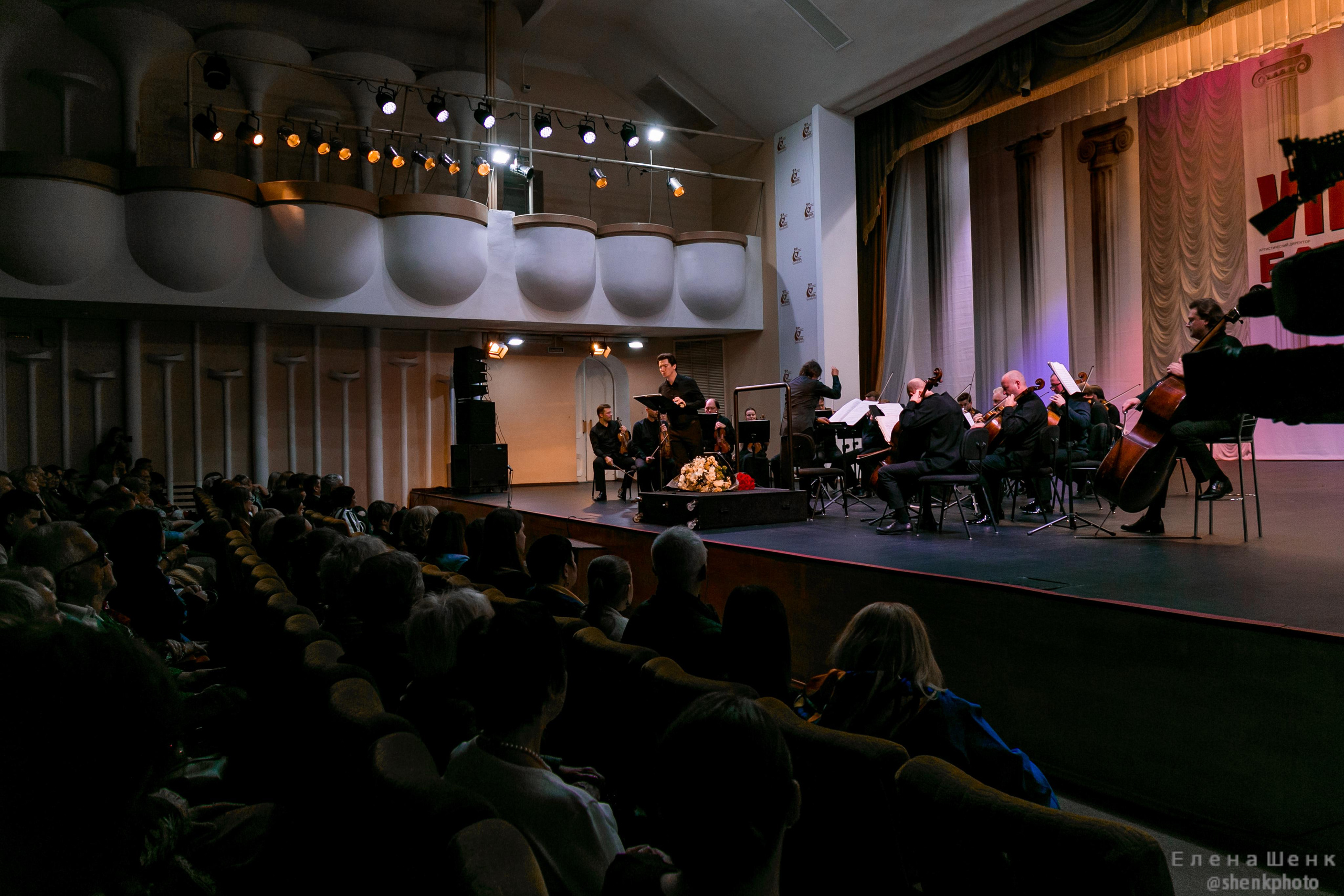 Михаил Пореченков. Филармония. Стихи Маяковского. Фотограф Таинства Крещения в Москве и Ростове-на- Дону Елена Шенк