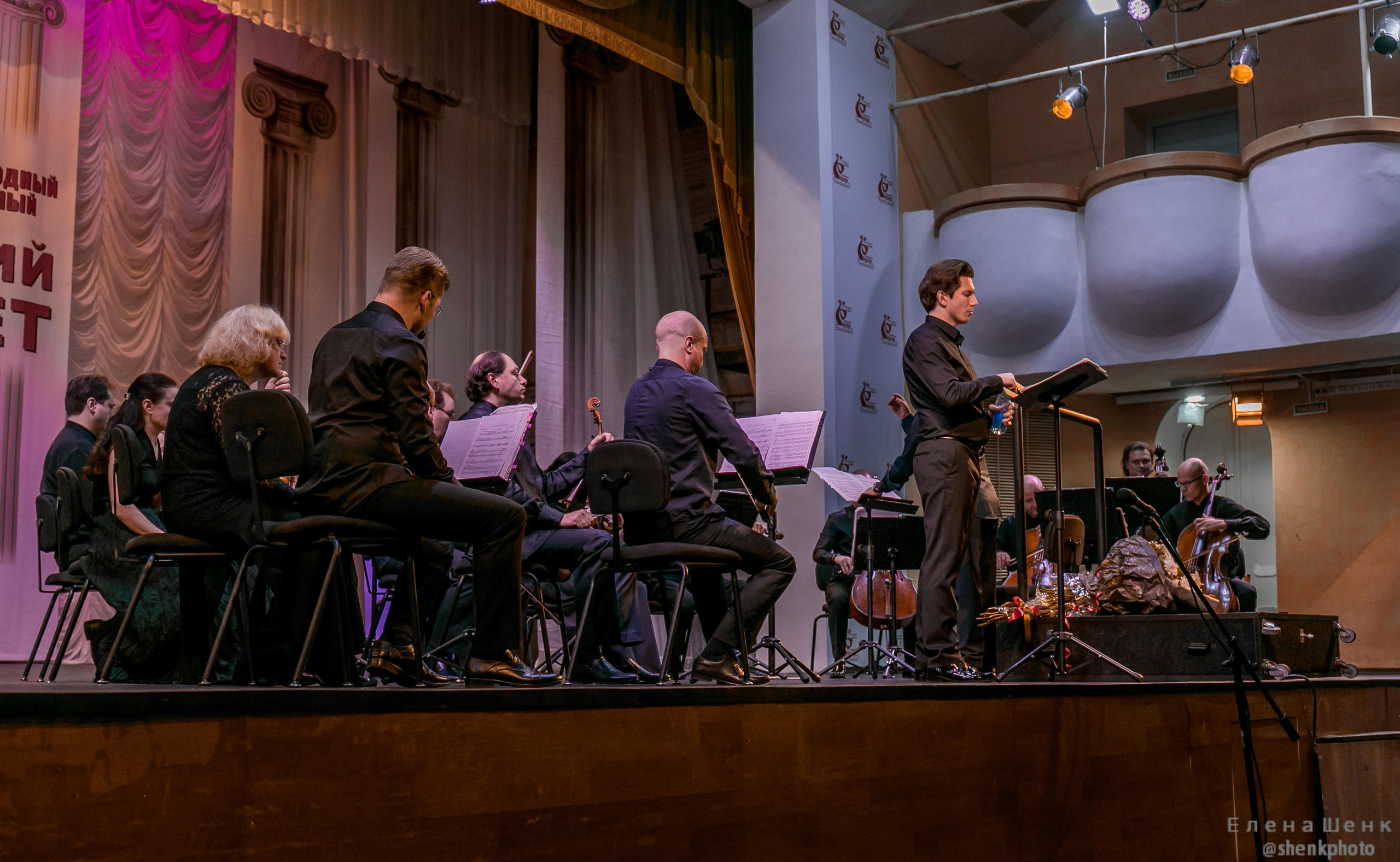 Михаил Пореченков. Филармония. Стихи Маяковского. Фотограф Таинства Крещения в Москве и Ростове-на- Дону Елена Шенк